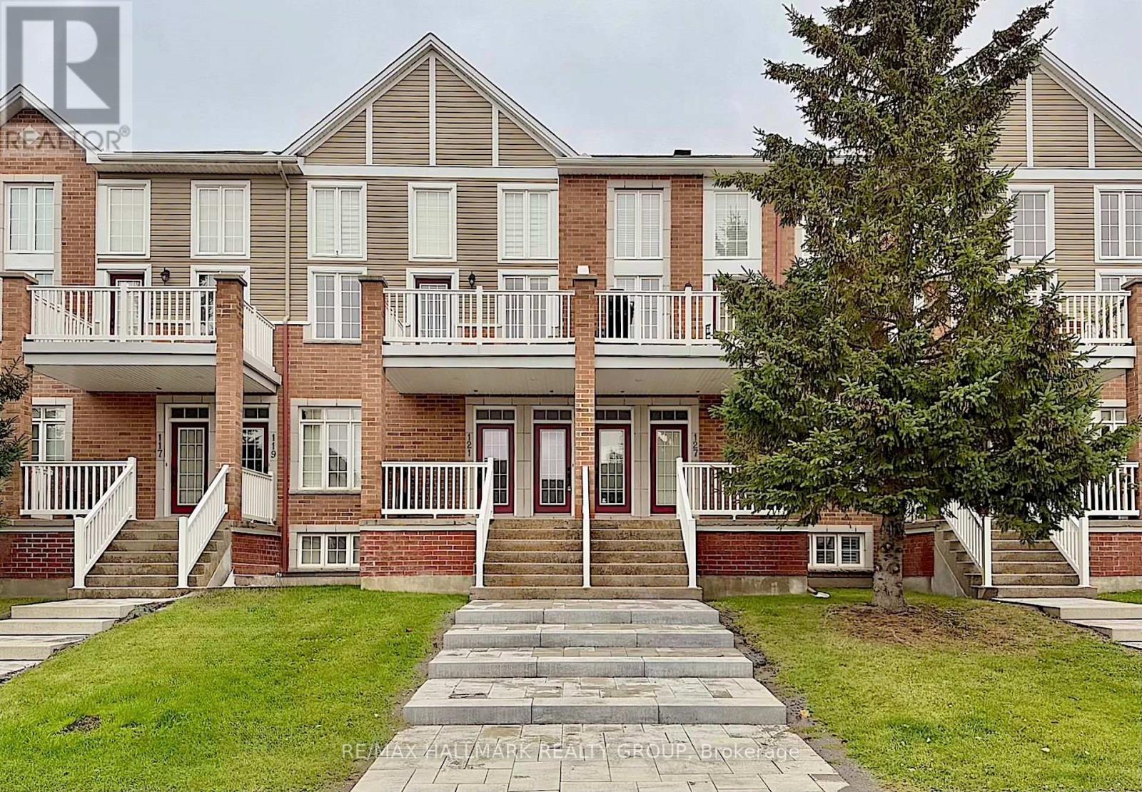 127 Eye Bright Crescent Property Photo 1