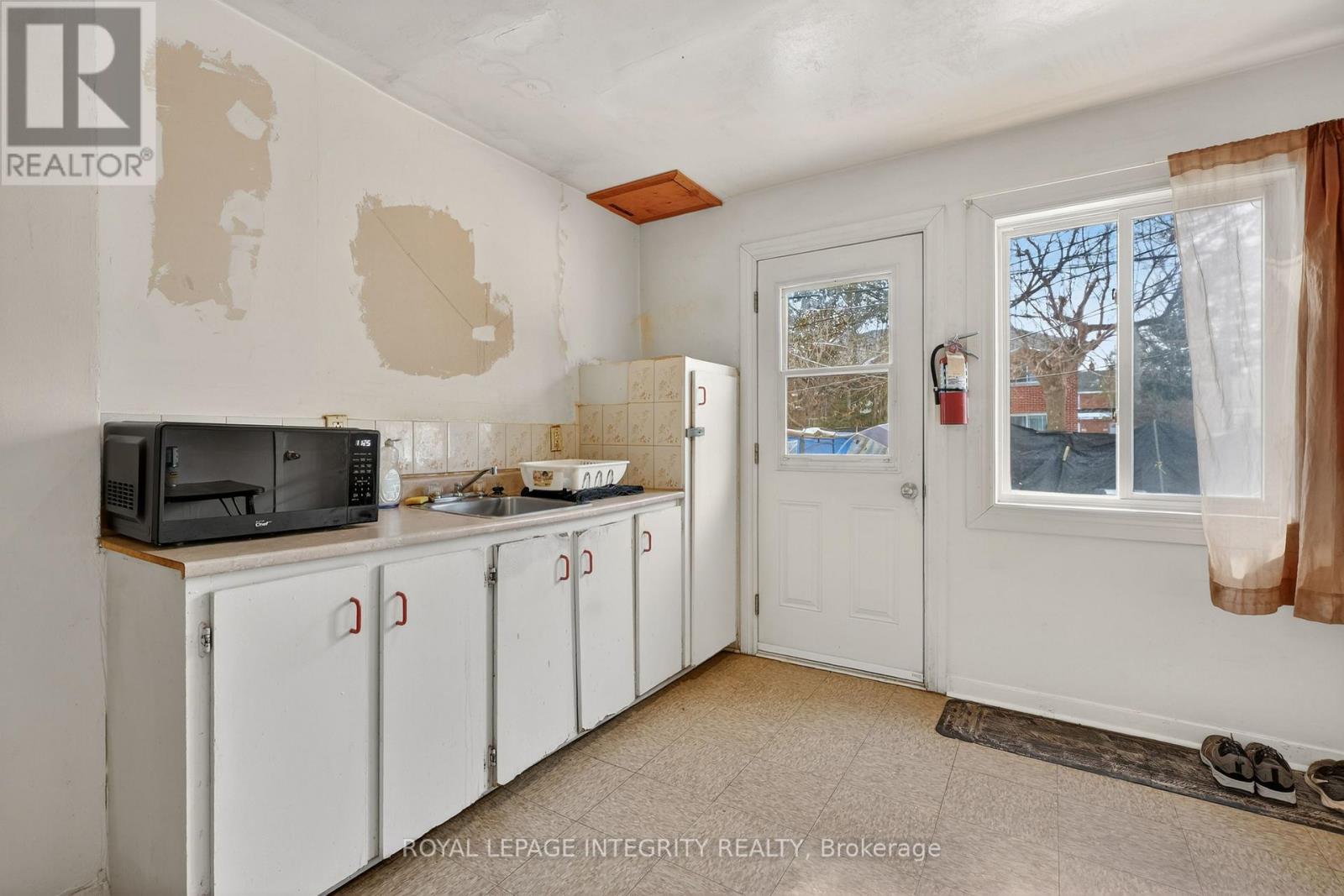 322-324 Queen Mary Street Property Photo 4