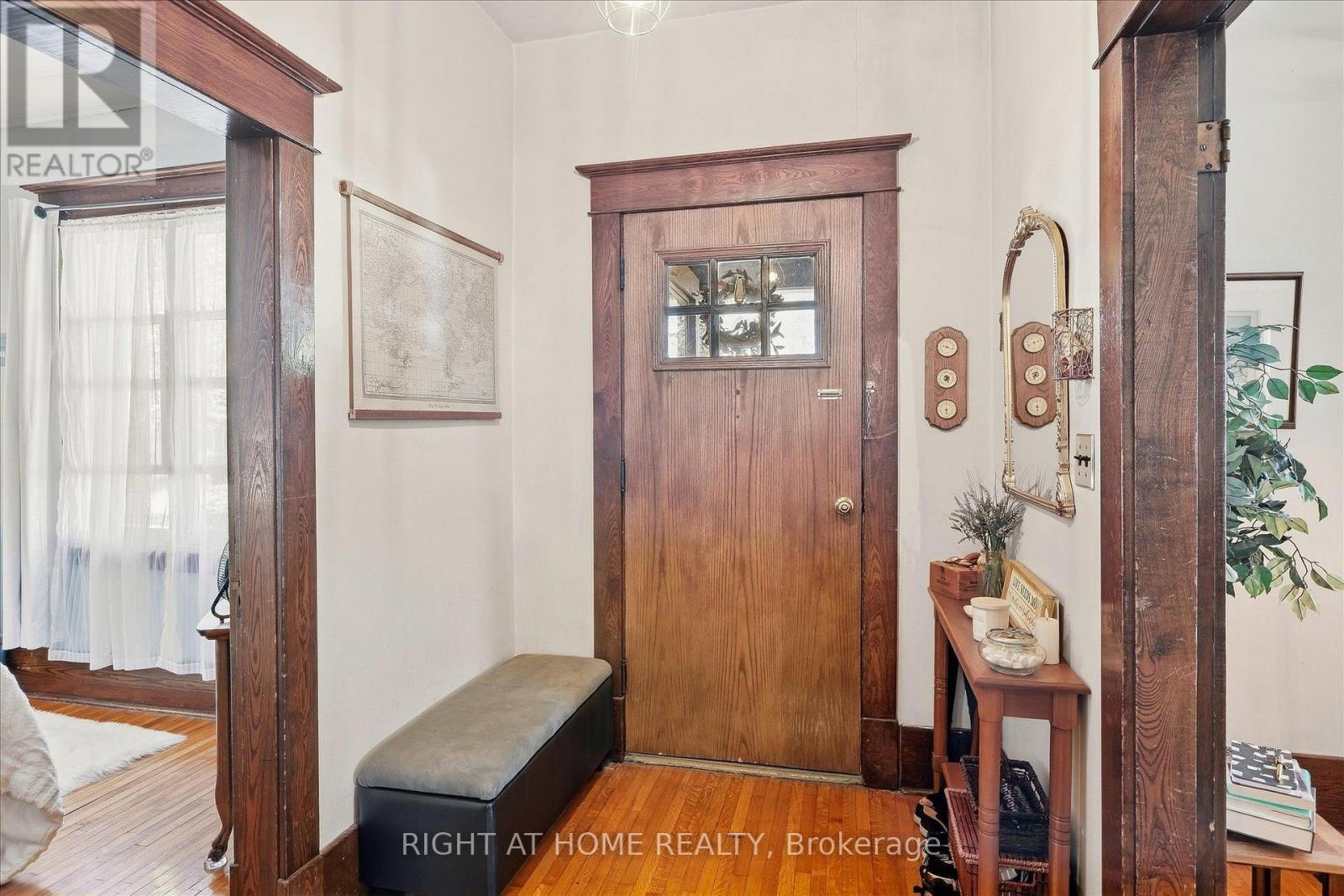 33 Melbourne Street W Property Photo 6