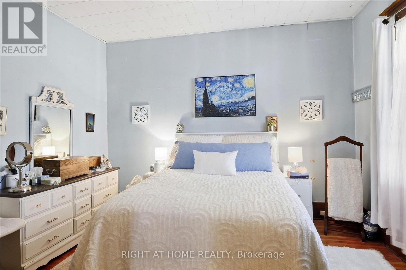 33 Melbourne Street W Property Photo 15