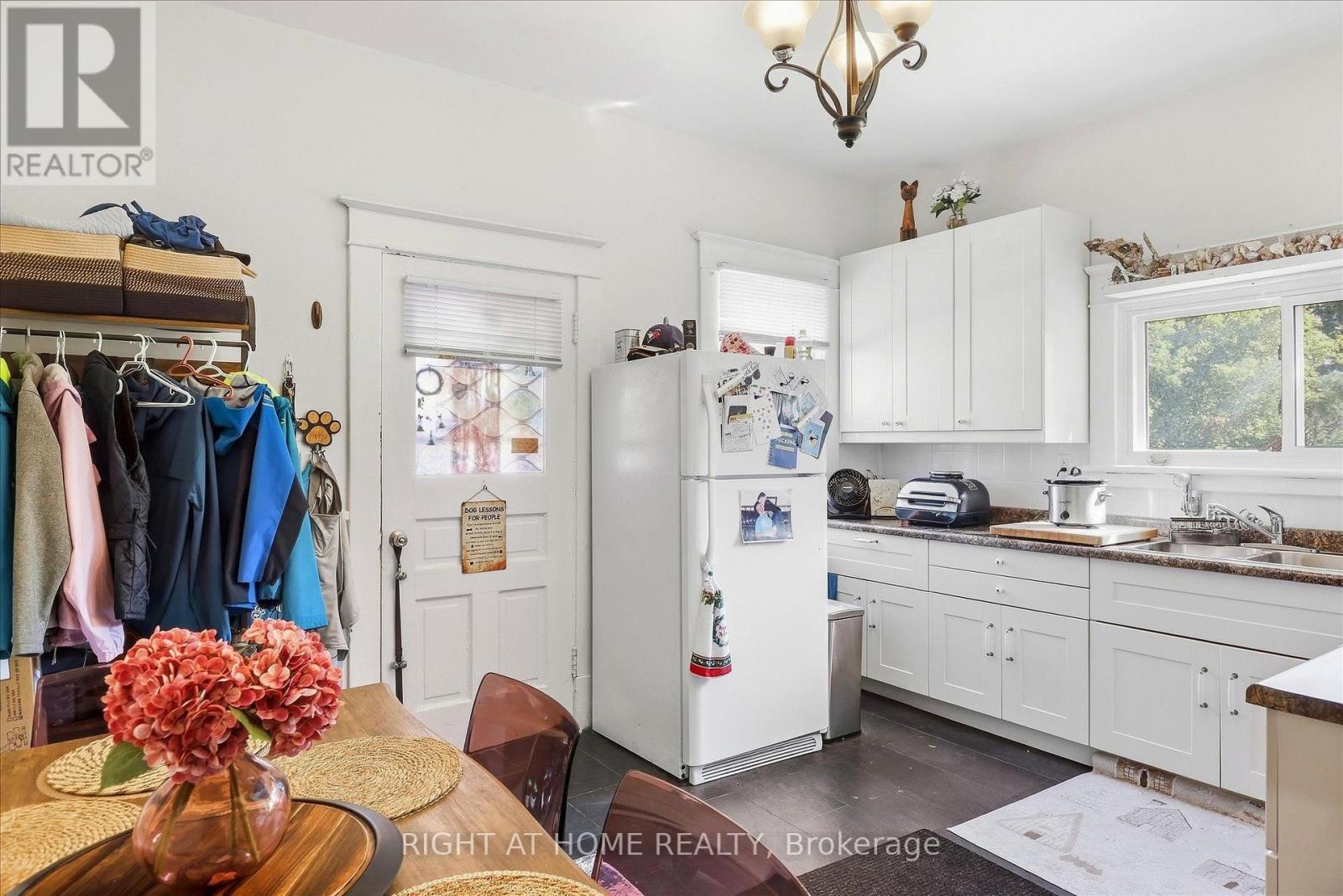 33 Melbourne Street W Property Photo 19