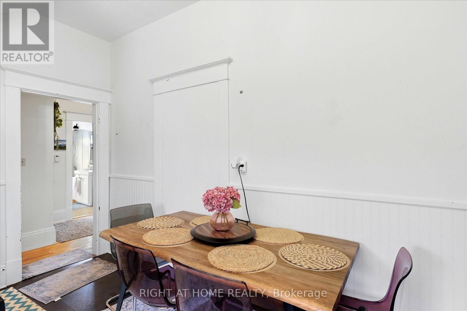 33 Melbourne Street W Property Photo 22