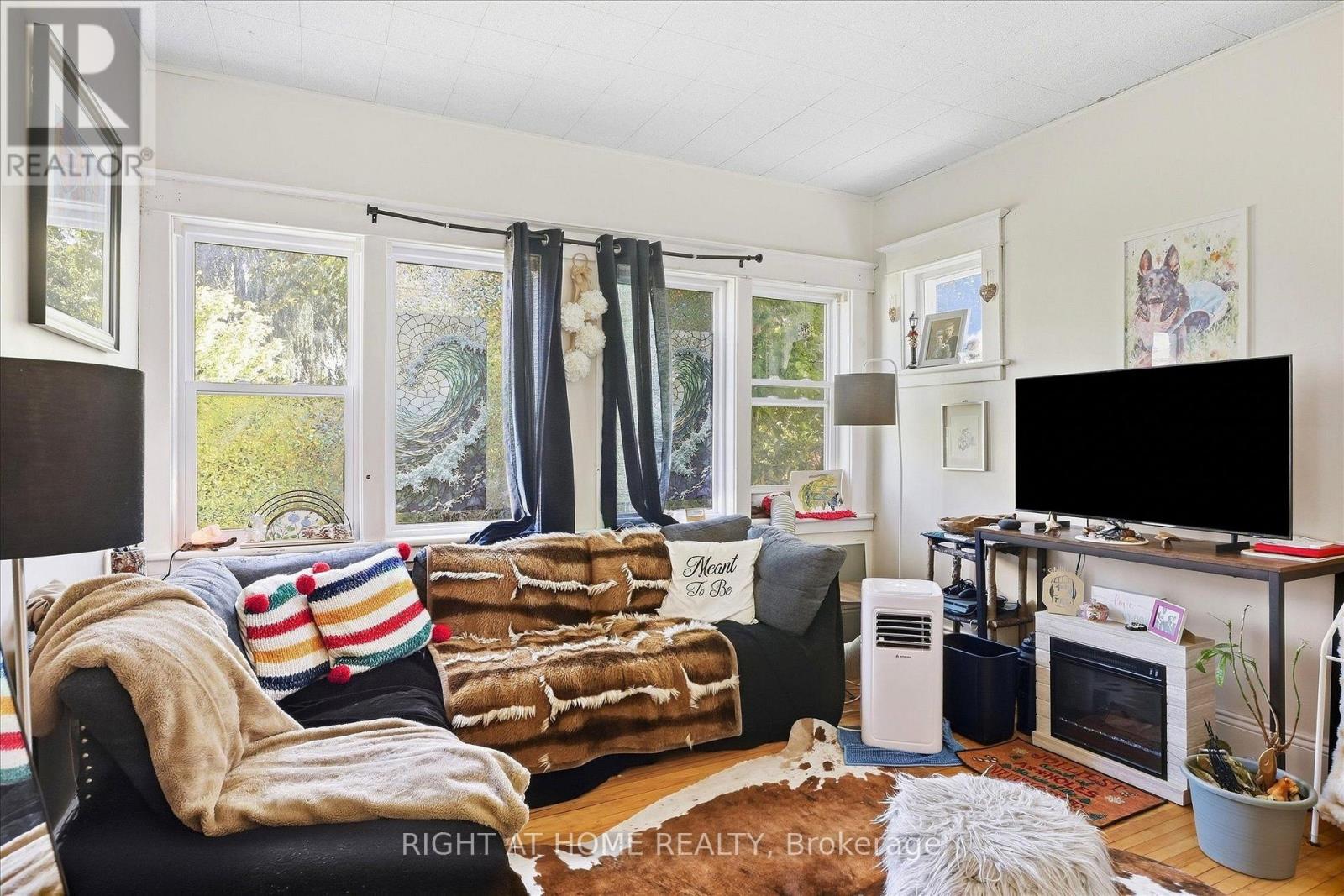 33 Melbourne Street W Property Photo 25