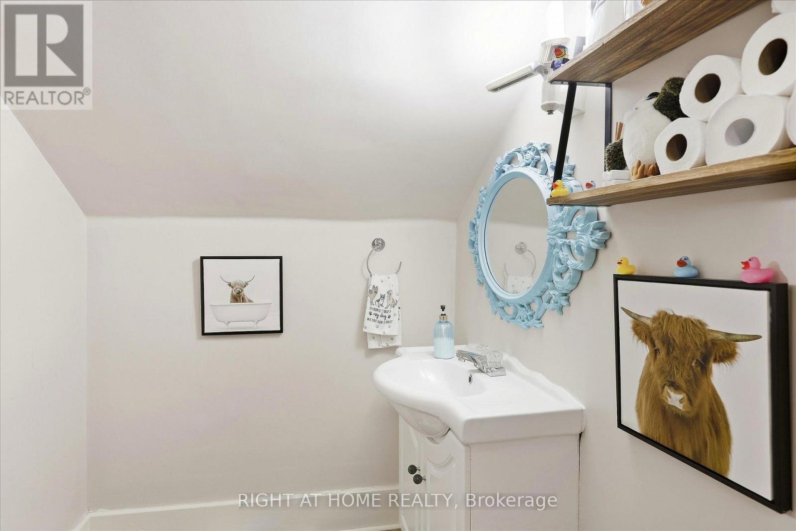 33 Melbourne Street W Property Photo 28