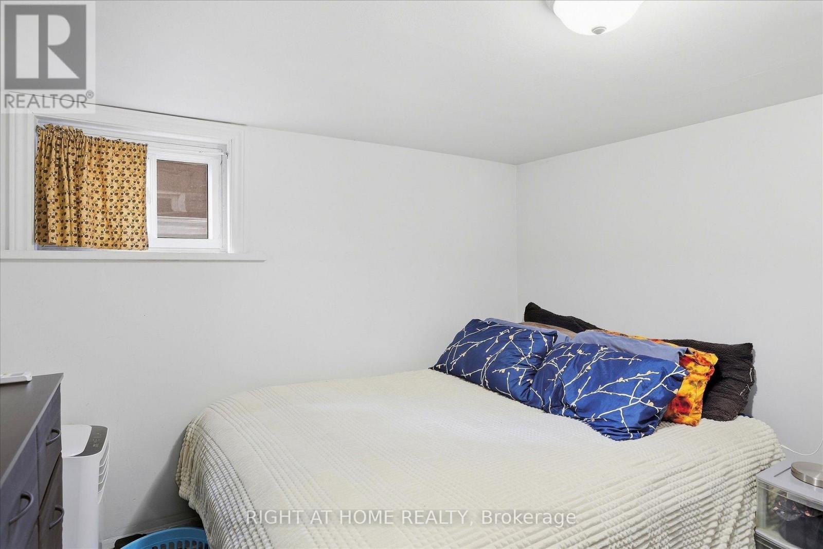33 Melbourne Street W Property Photo 33