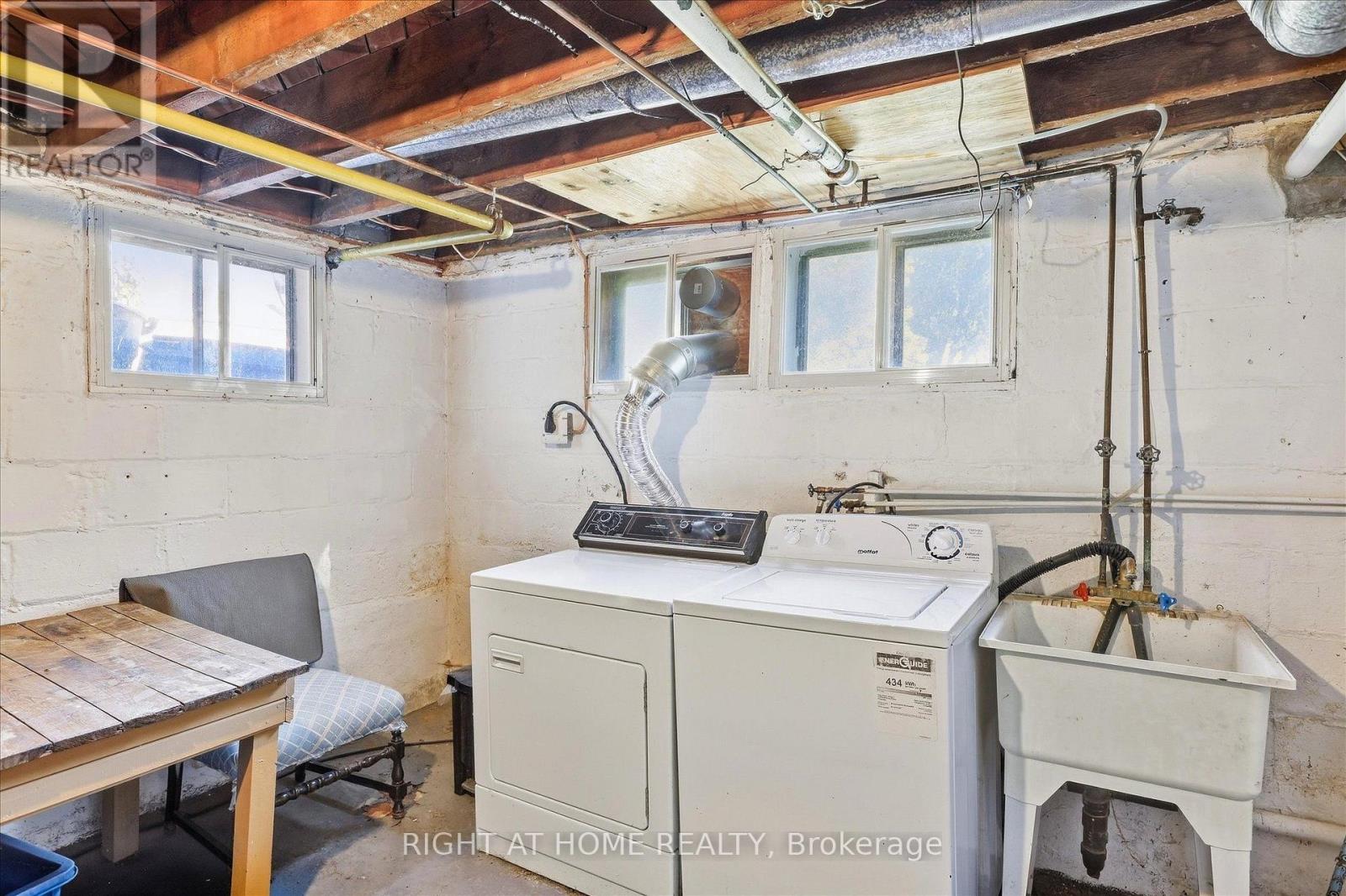 33 Melbourne Street W Property Photo 38