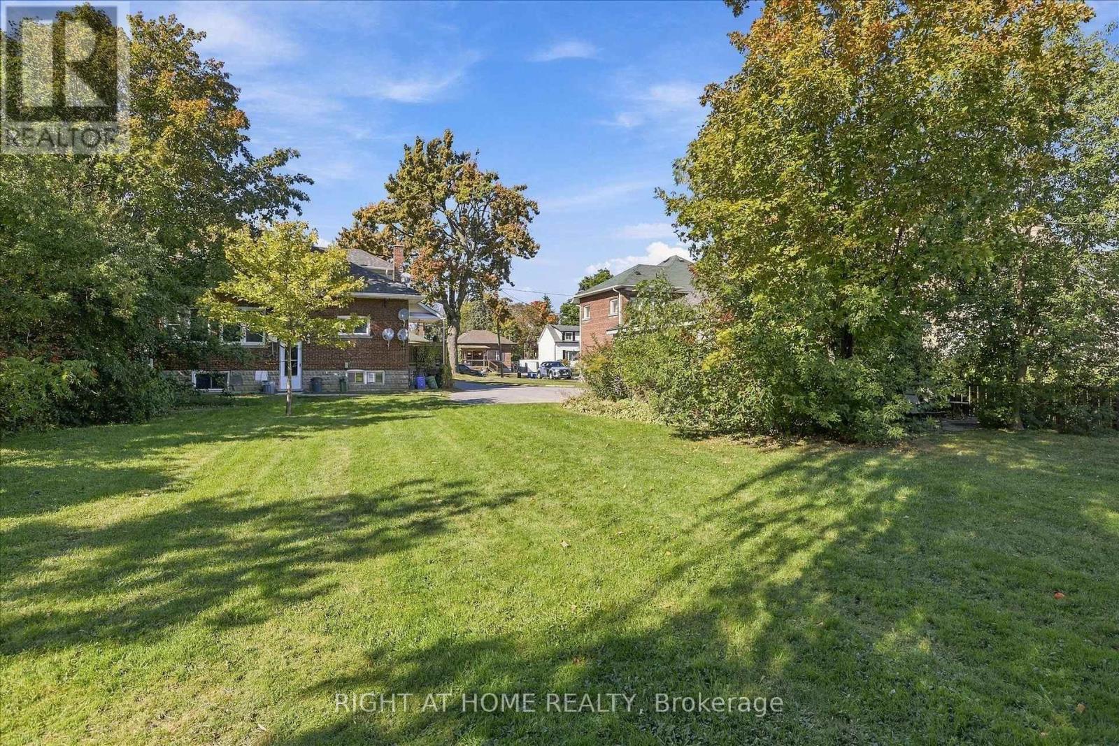 33 Melbourne Street W Property Photo 42