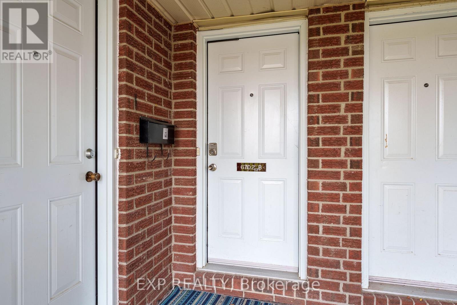 B - 6702 Jeanne D'arc Boulevard N Property Photo 3