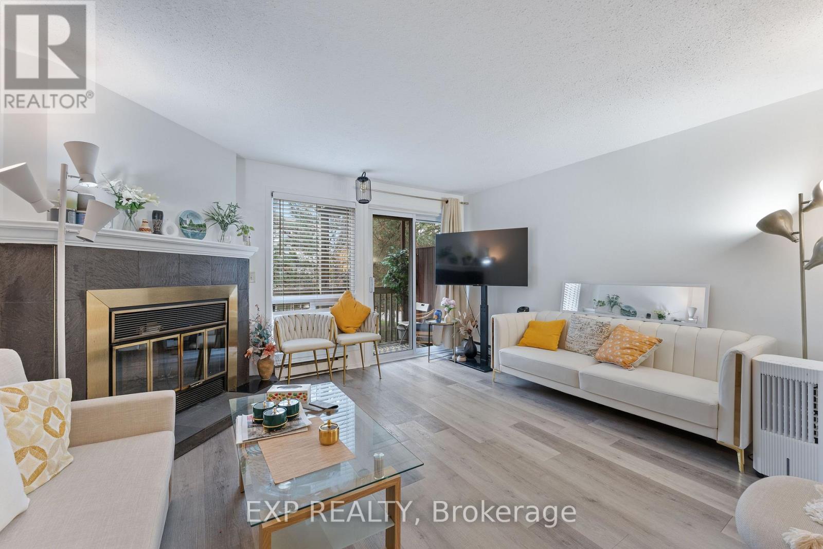 B - 6702 Jeanne D'arc Boulevard N Property Photo 4
