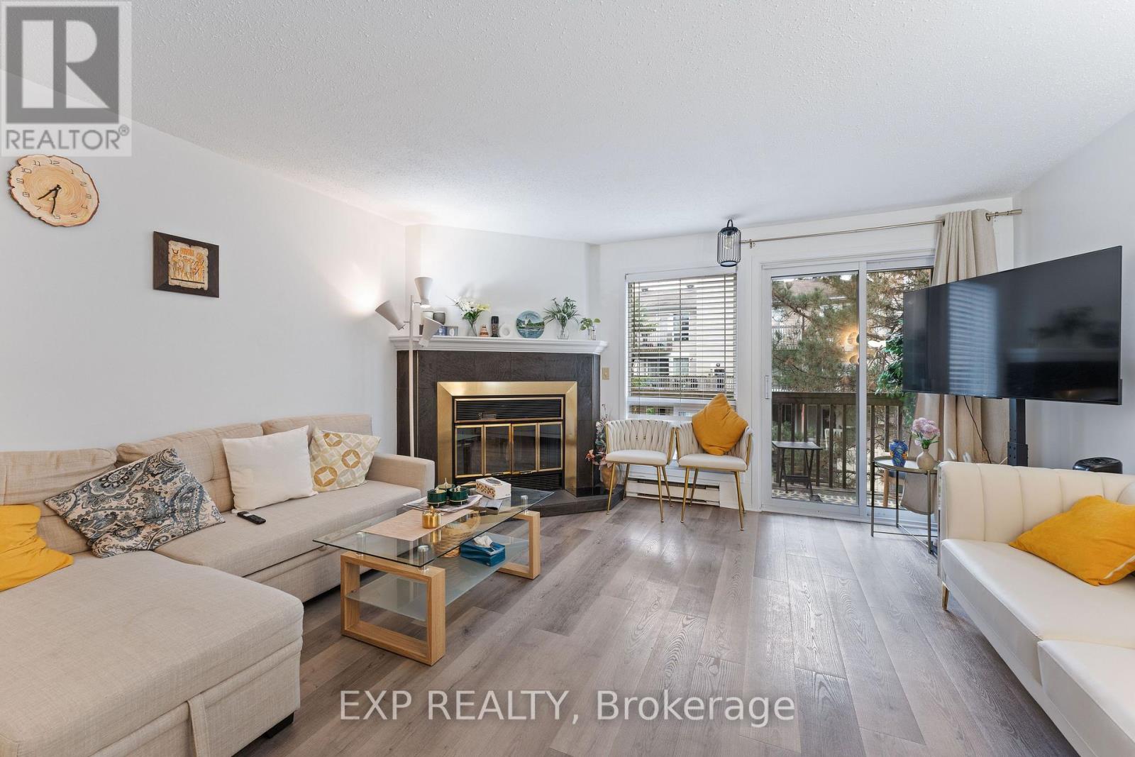 B - 6702 Jeanne D'arc Boulevard N Property Photo 5