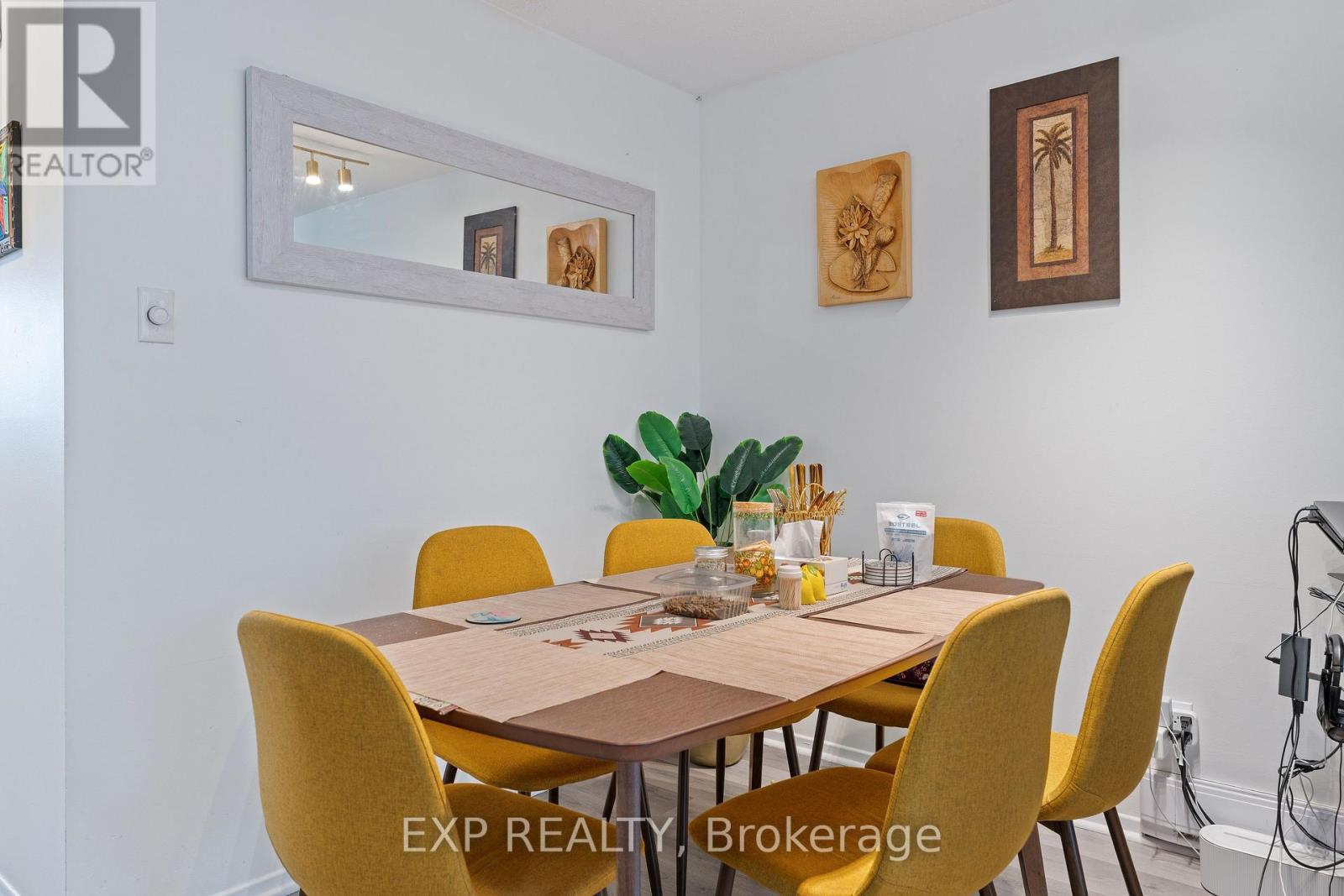B - 6702 Jeanne D'arc Boulevard N Property Photo 7