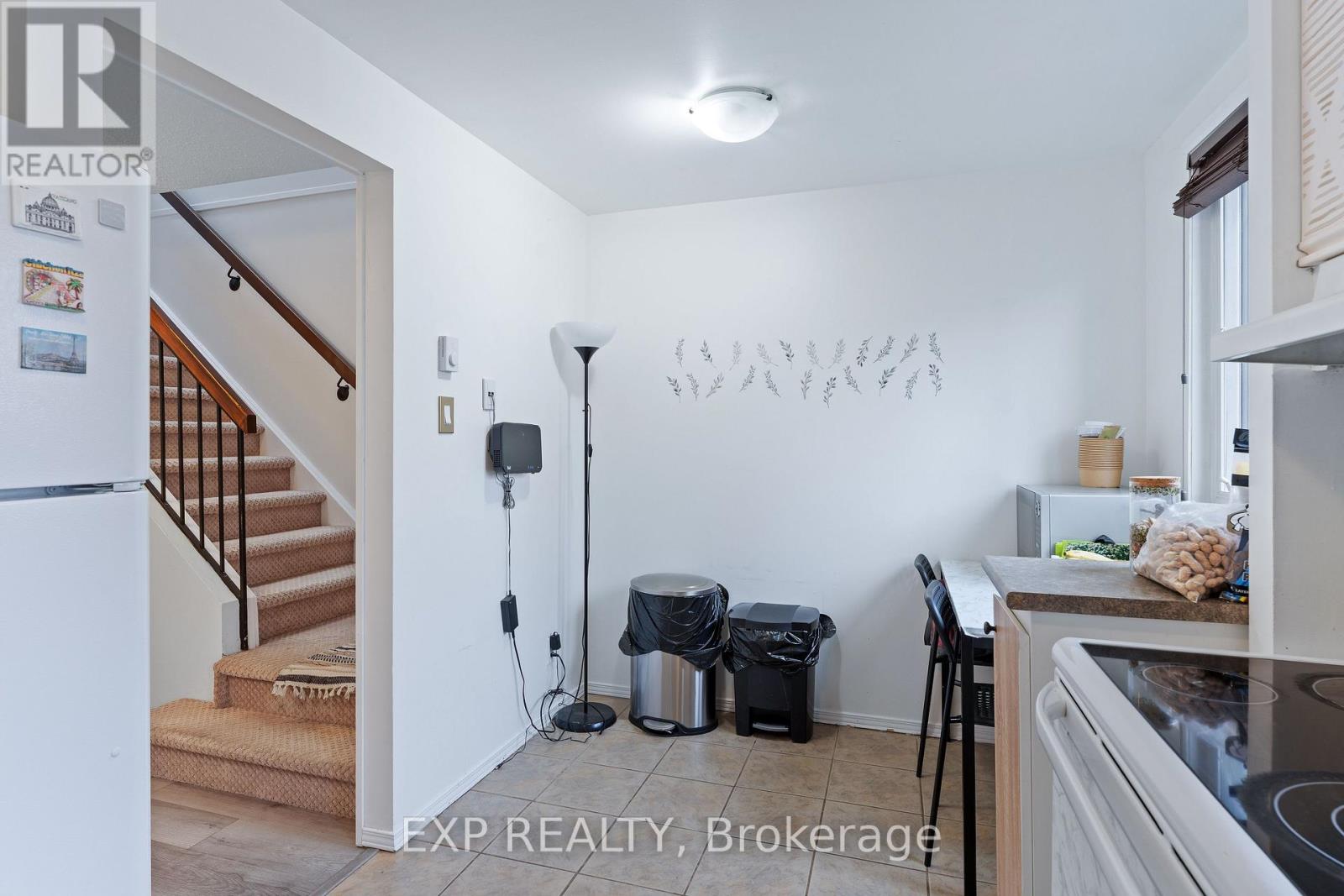 B - 6702 Jeanne D'arc Boulevard N Property Photo 9