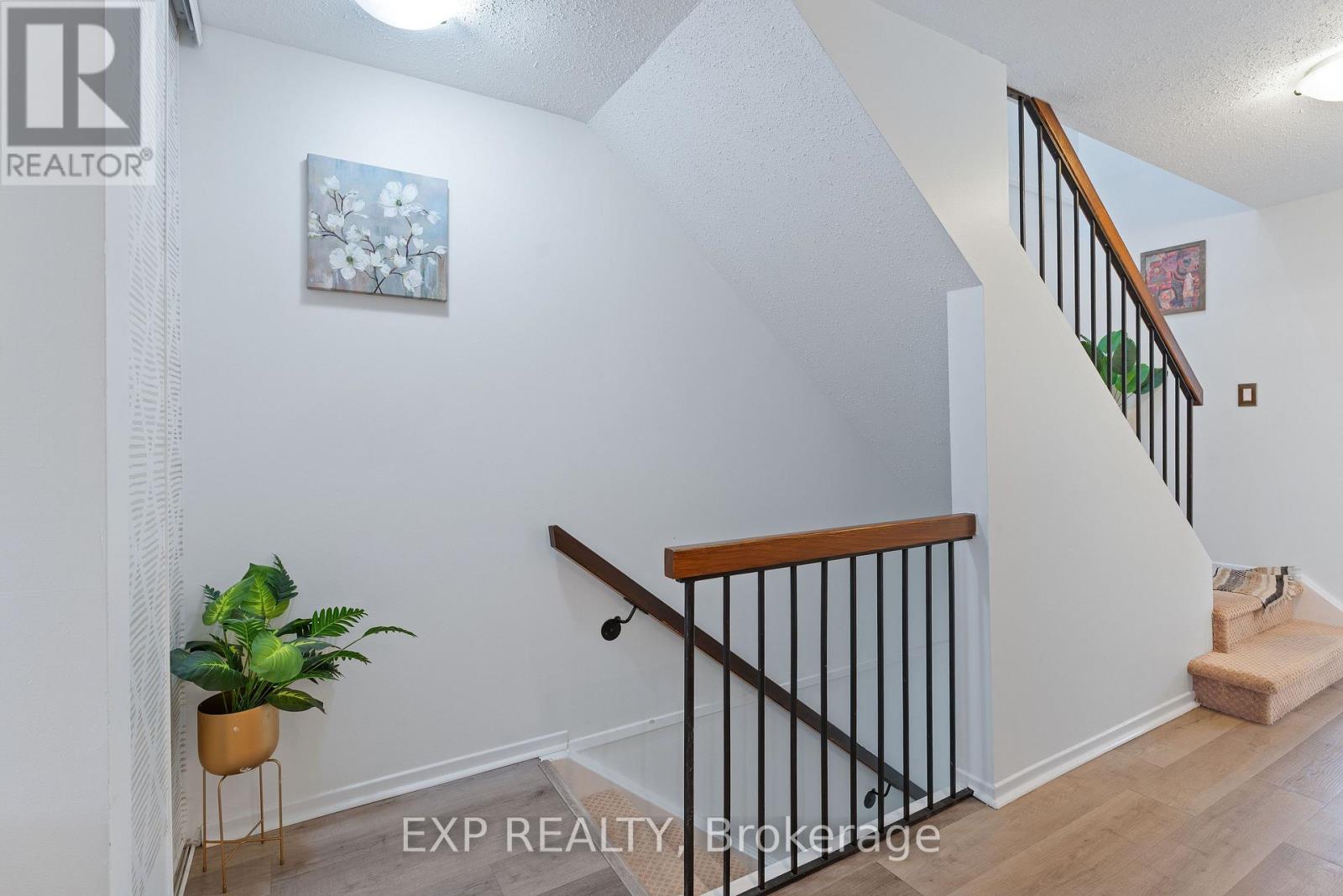 B - 6702 Jeanne D'arc Boulevard N Property Photo 12