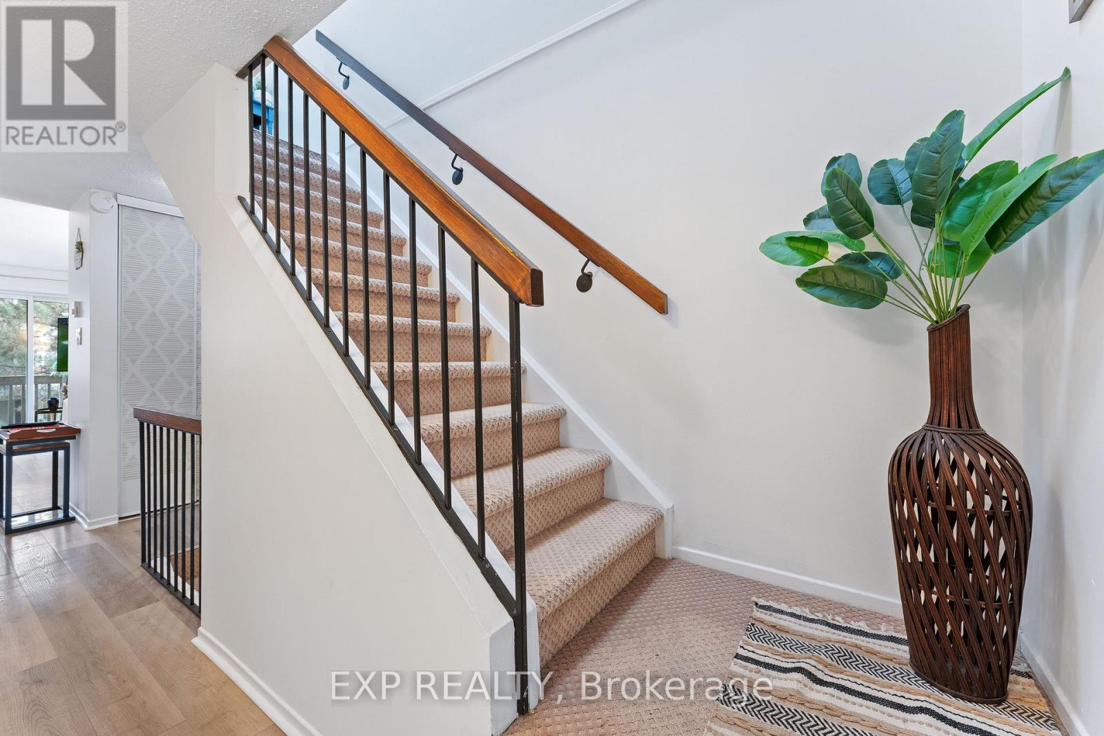 B - 6702 Jeanne D'arc Boulevard N Property Photo 13