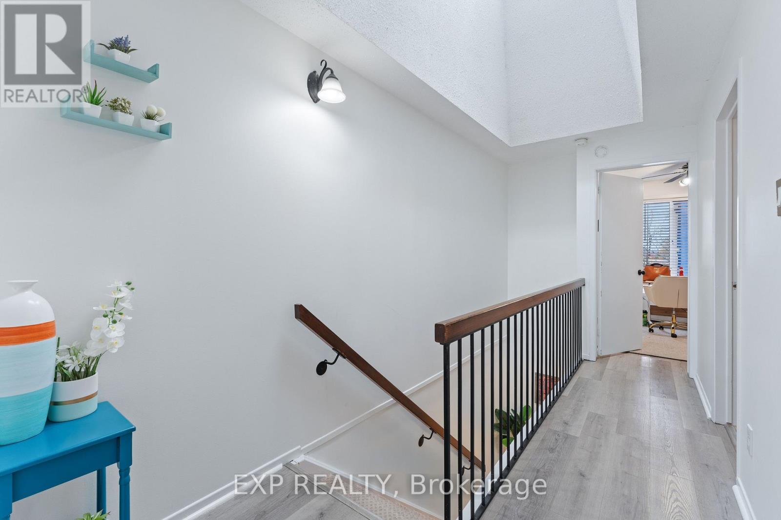B - 6702 Jeanne D'arc Boulevard N Property Photo 14