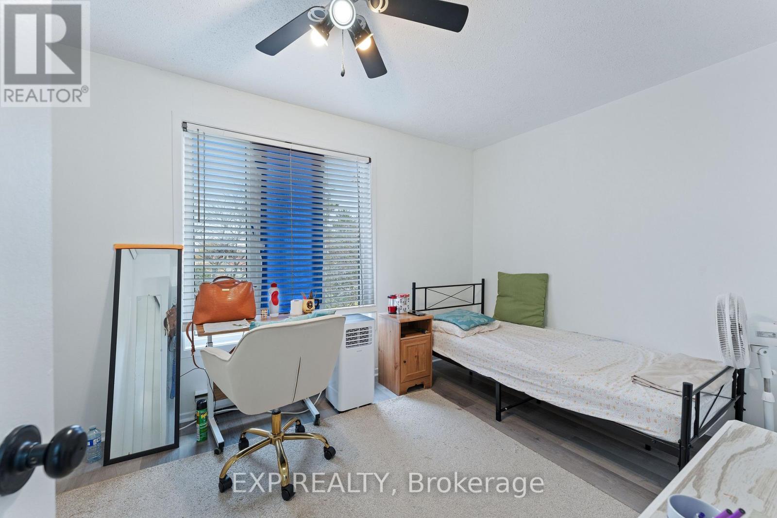 B - 6702 Jeanne D'arc Boulevard N Property Photo 18