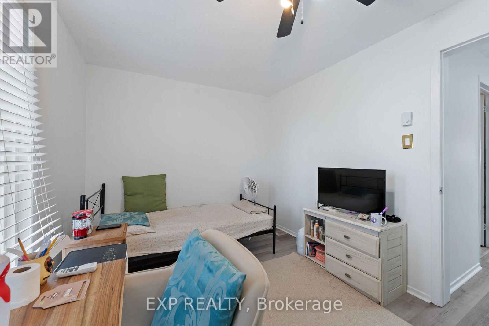 B - 6702 Jeanne D'arc Boulevard N Property Photo 19