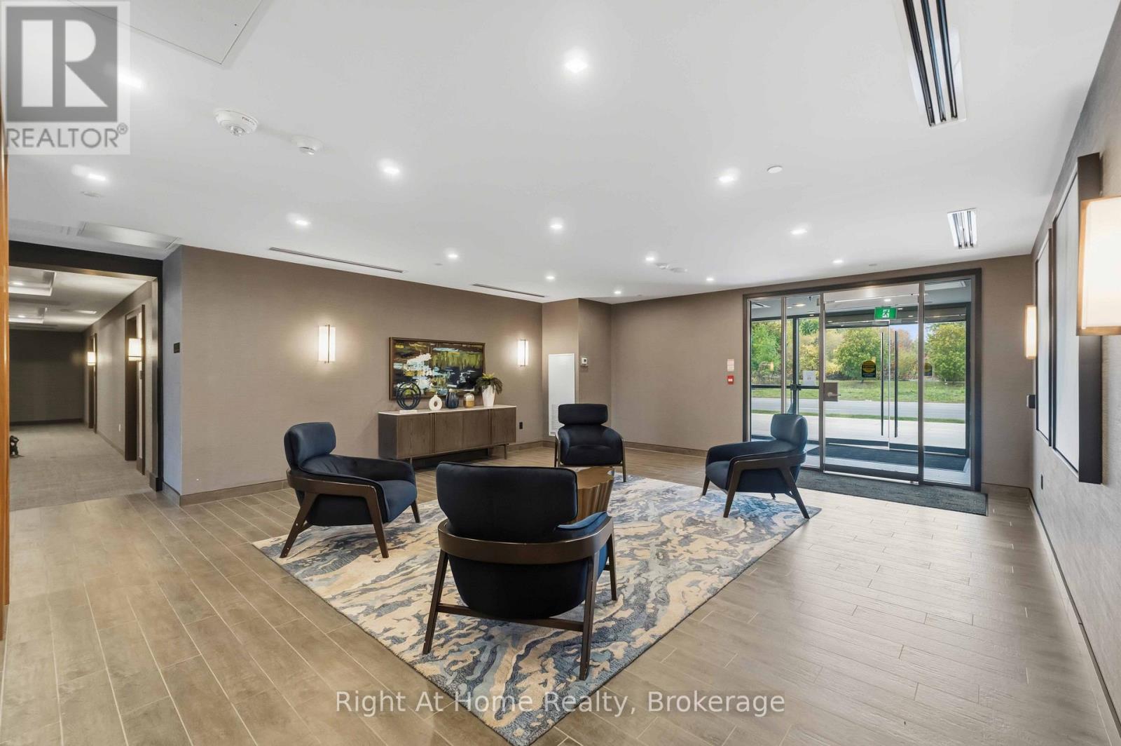 321 - 460 Dundas Street E Property Photo 5