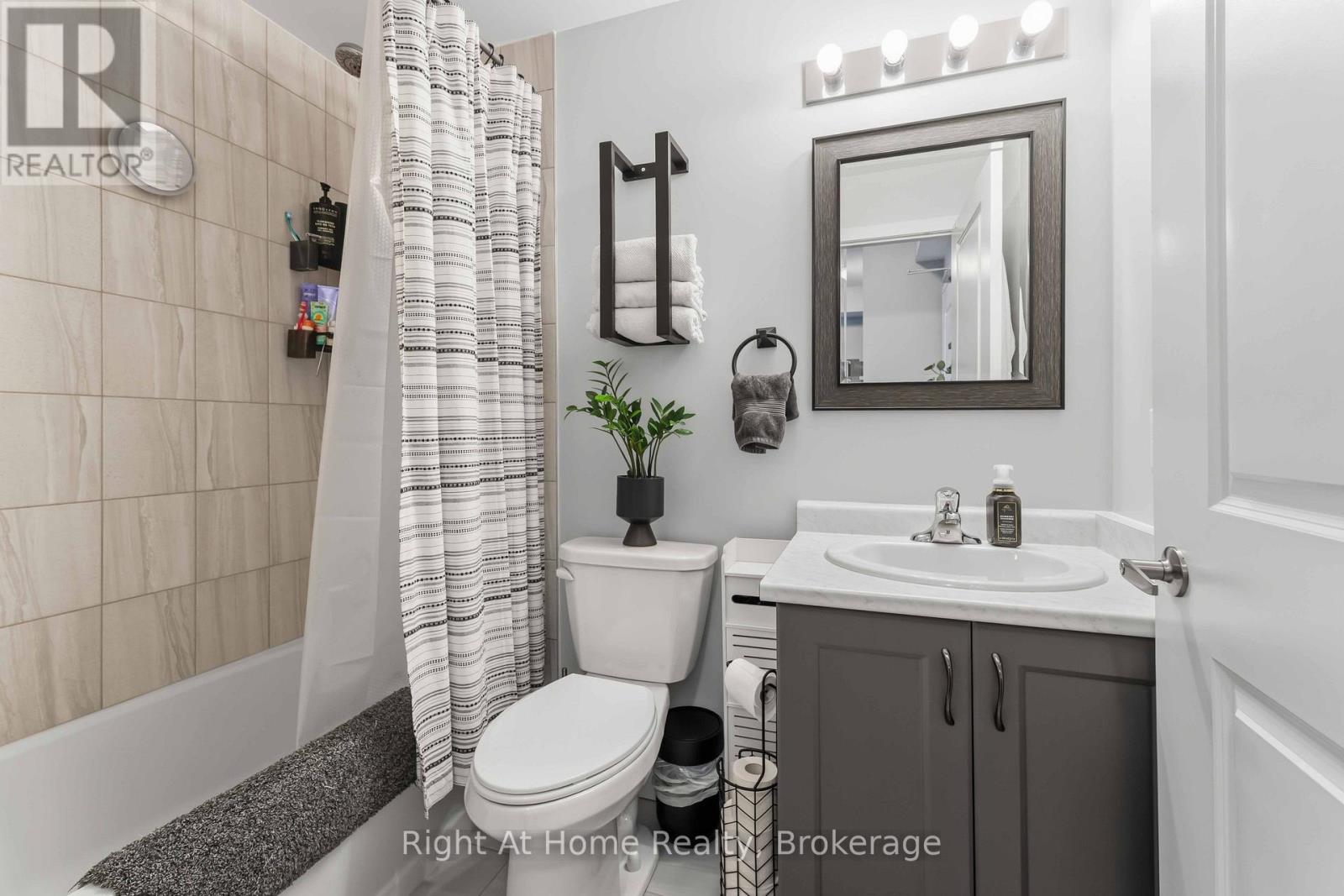 321 - 460 Dundas Street E Property Photo 20