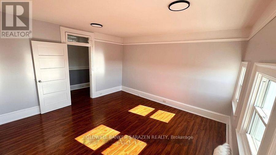 2 - 2 Russell Street E Property Photo 12