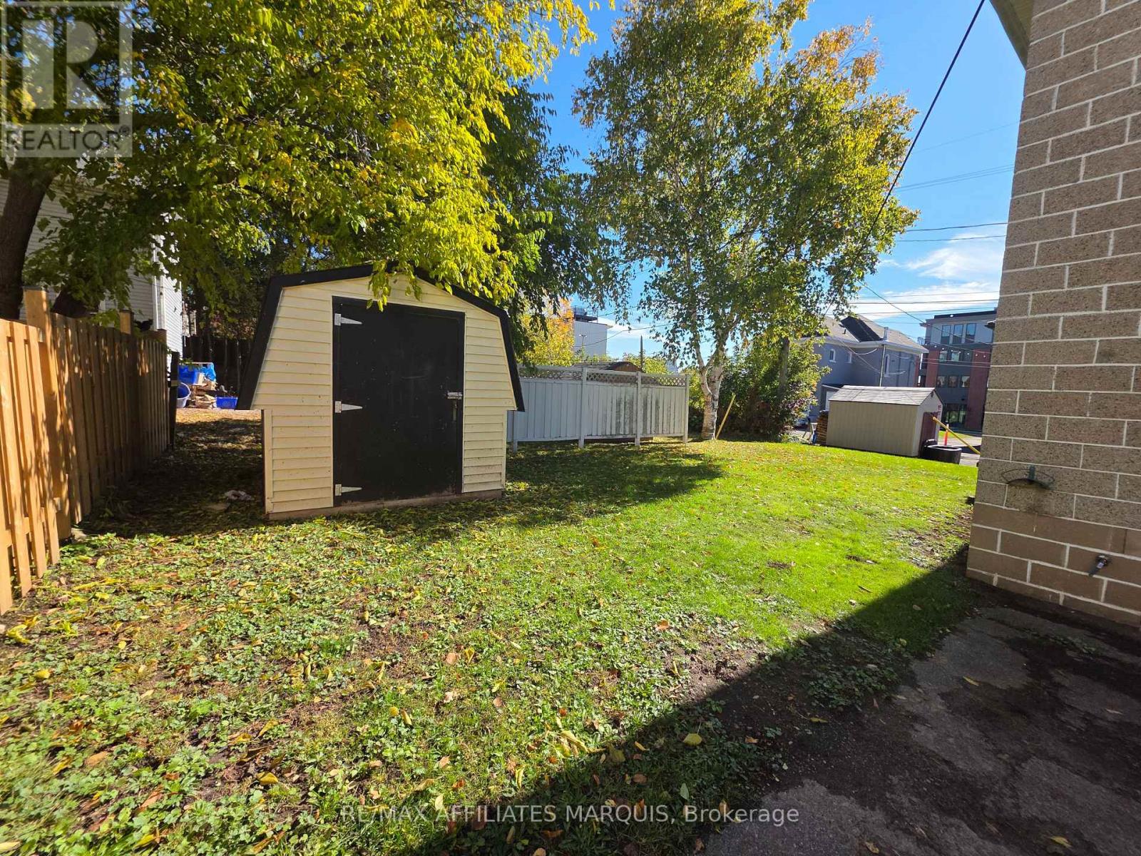 17 Maple Avenue N Property Photo 7