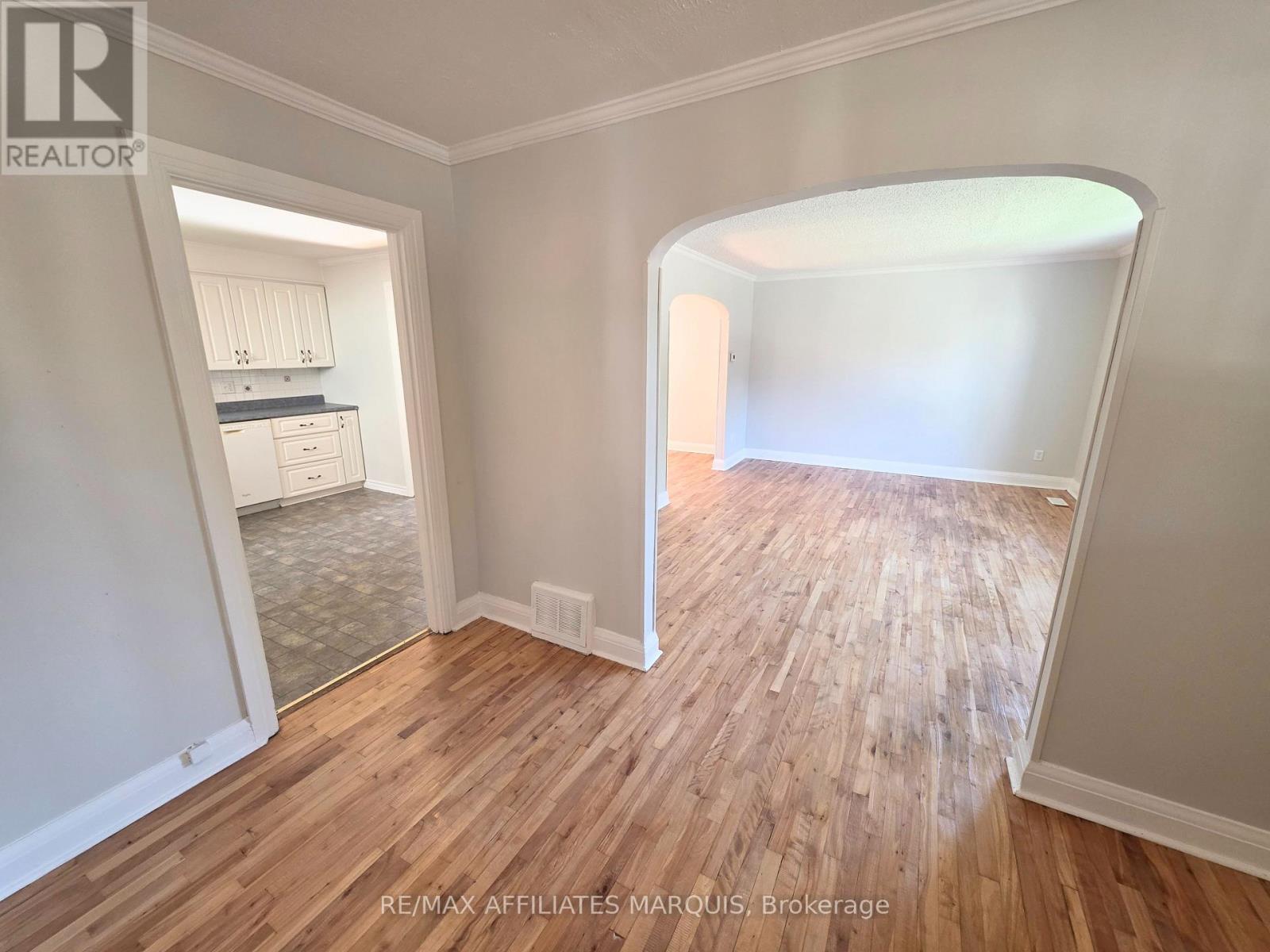 17 Maple Avenue N Property Photo 10