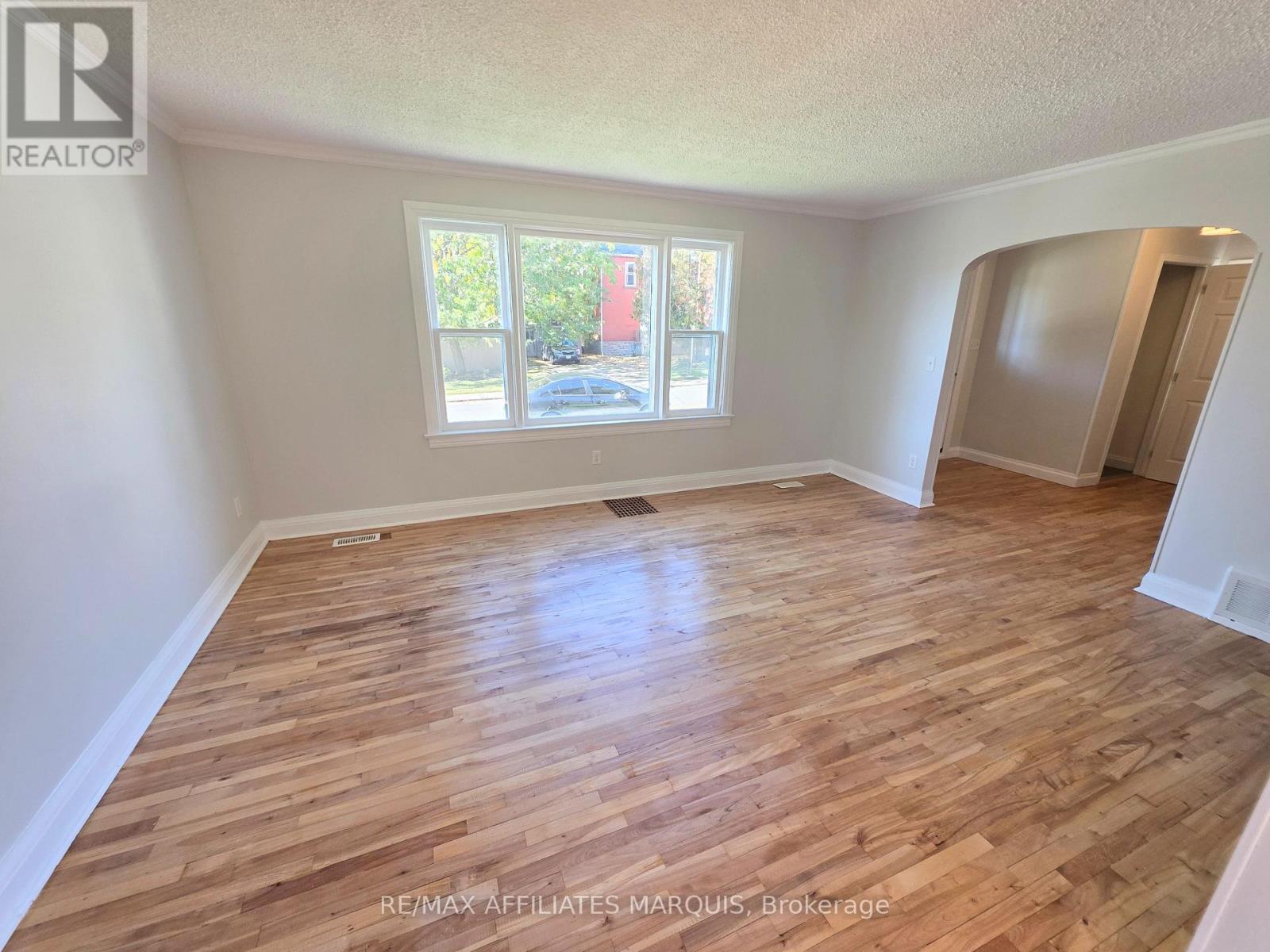 17 Maple Avenue N Property Photo 13