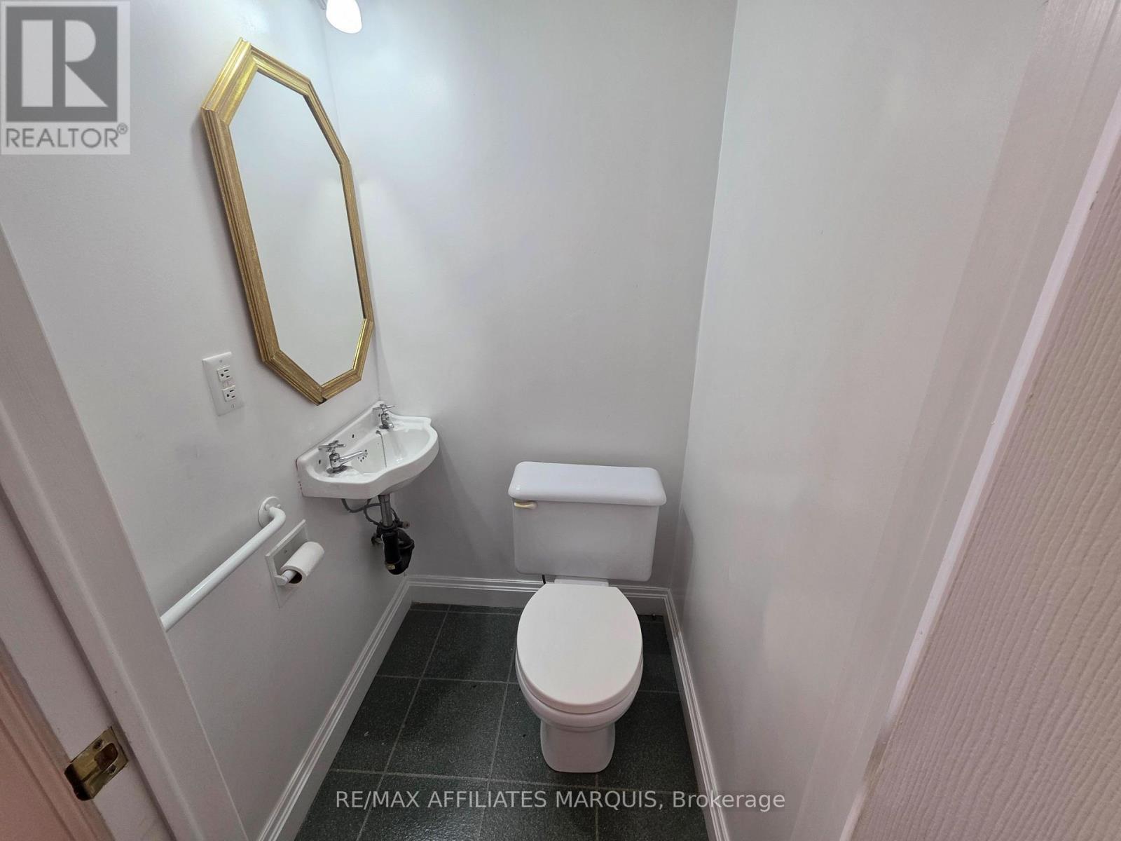 17 Maple Avenue N Property Photo 22