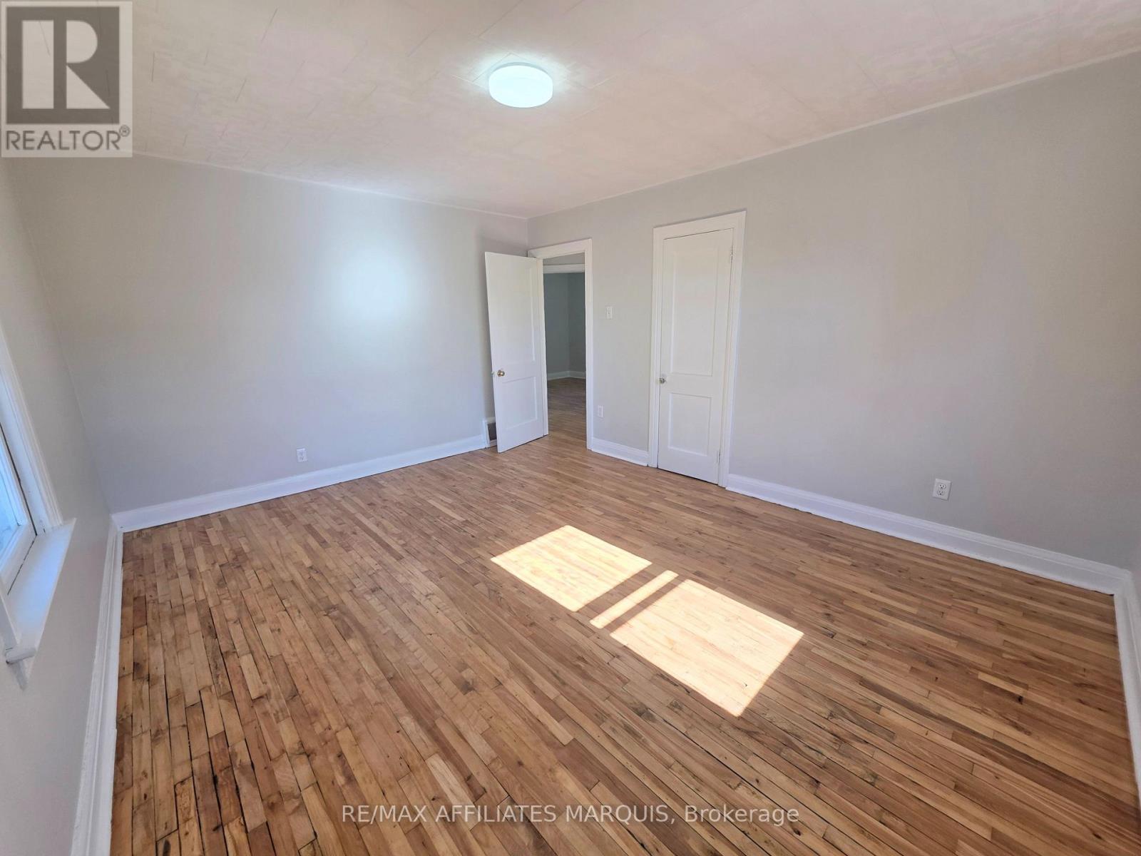 17 Maple Avenue N Property Photo 24