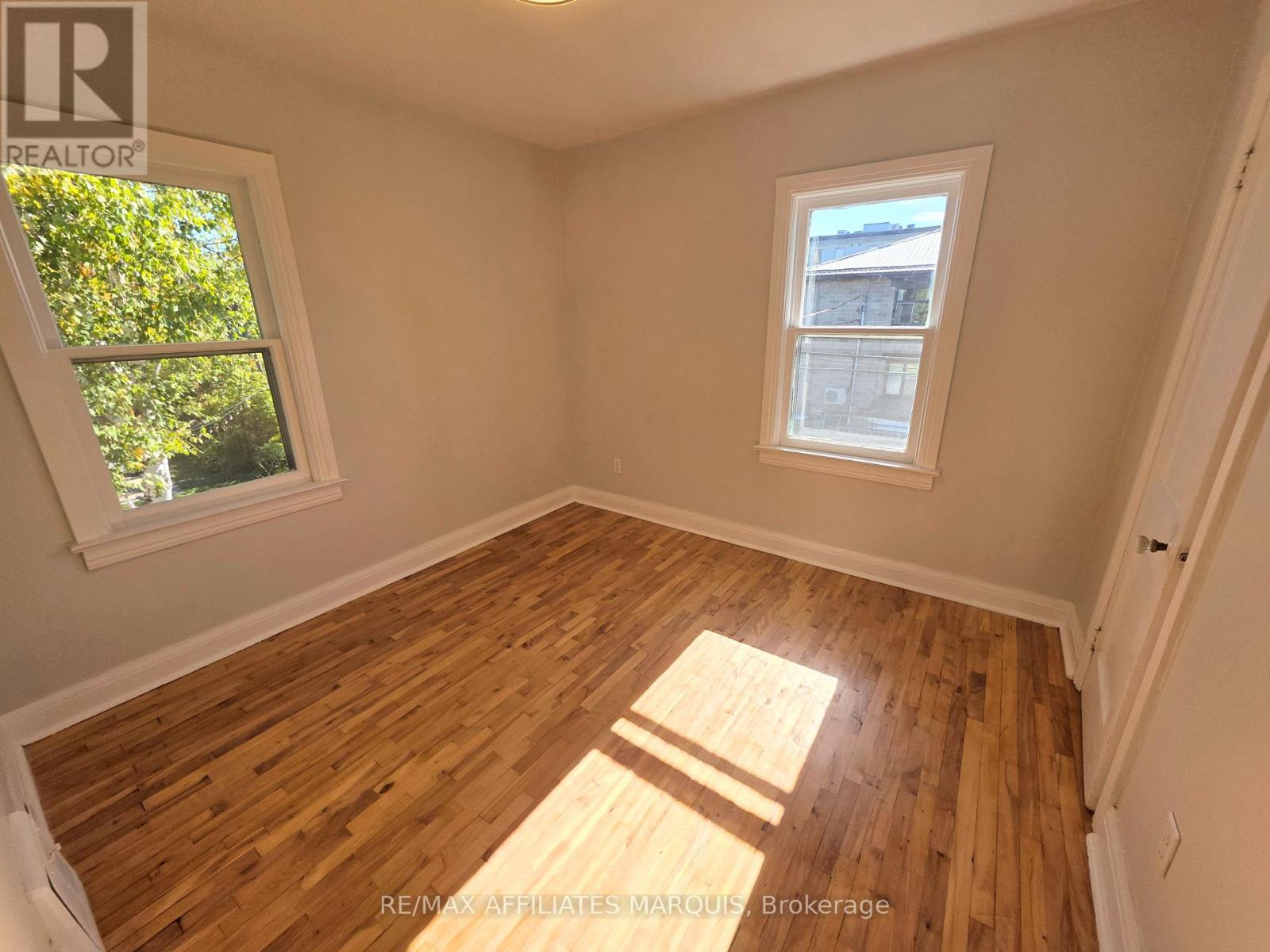 17 Maple Avenue N Property Photo 26
