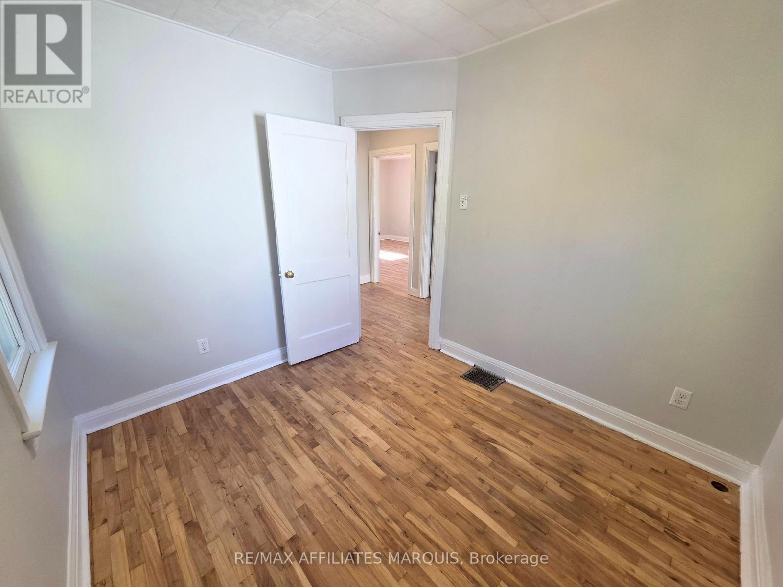 17 Maple Avenue N Property Photo 30
