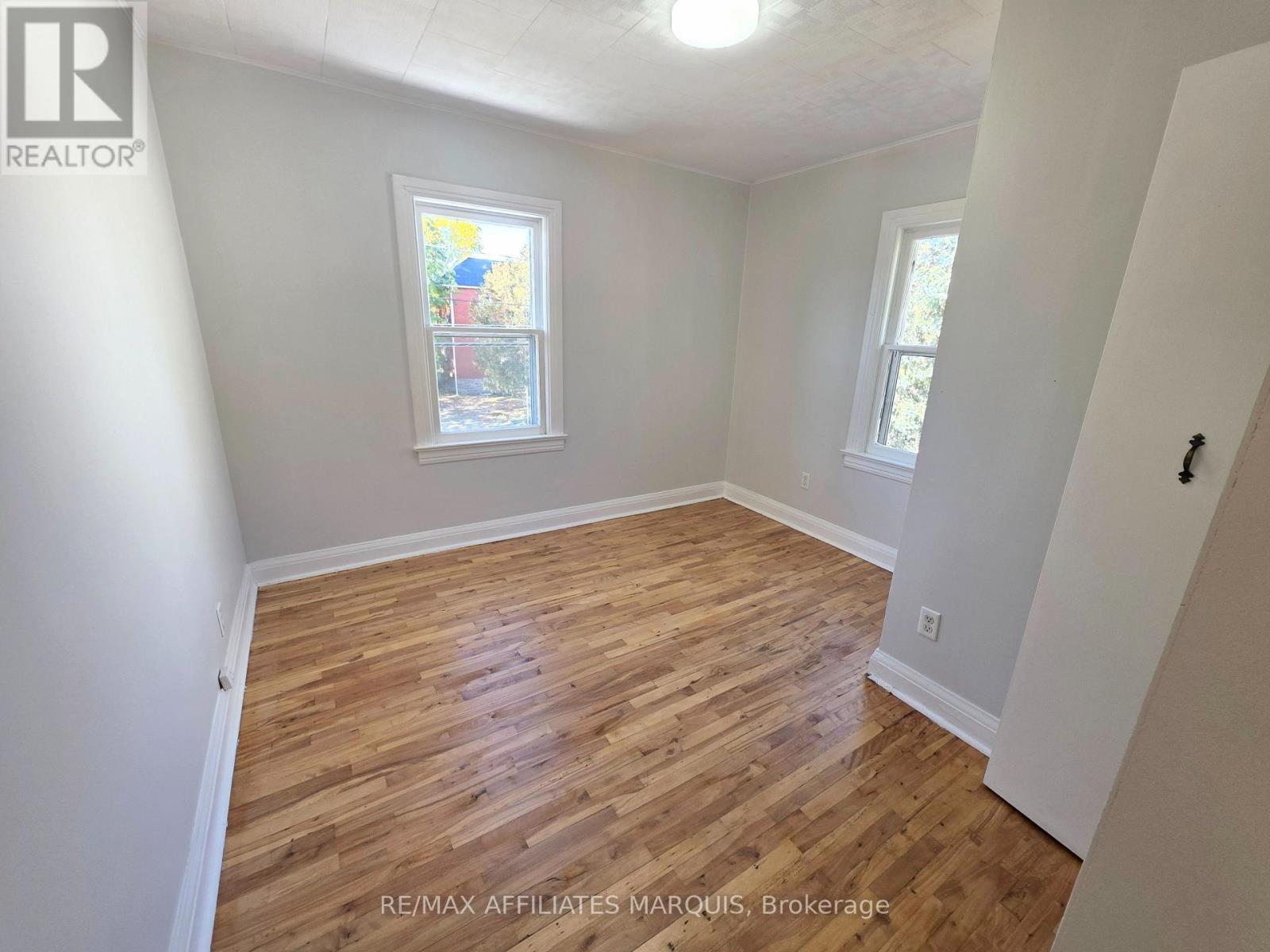 17 Maple Avenue N Property Photo 31