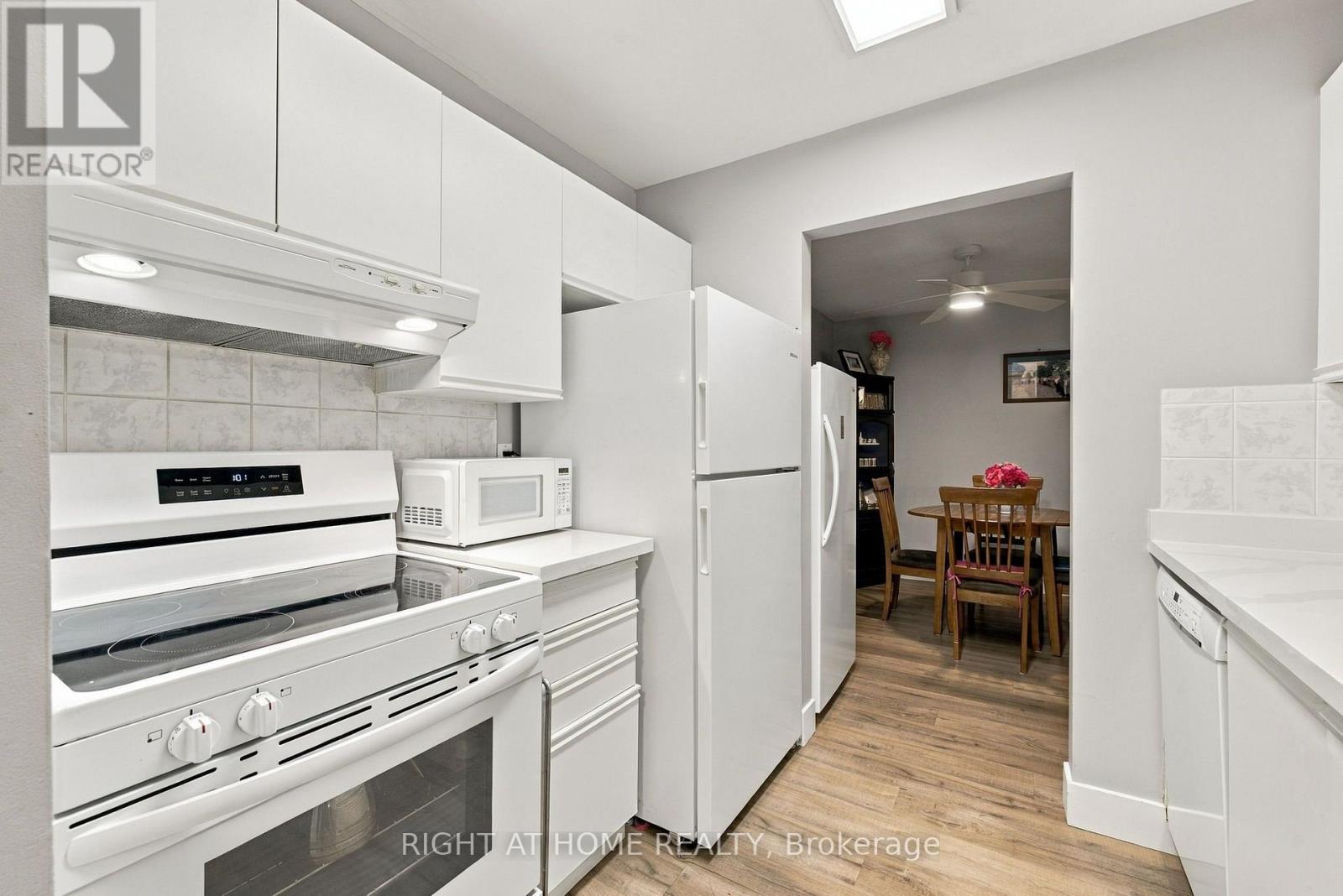 62 - 144 Conway Drive Property Photo 17