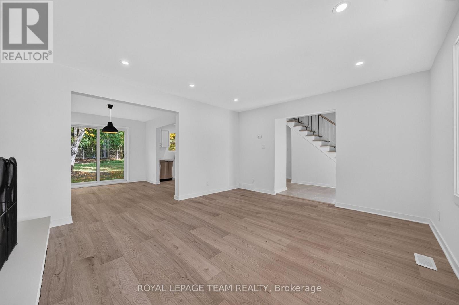 120 Glenncastle Drive Property Photo 27