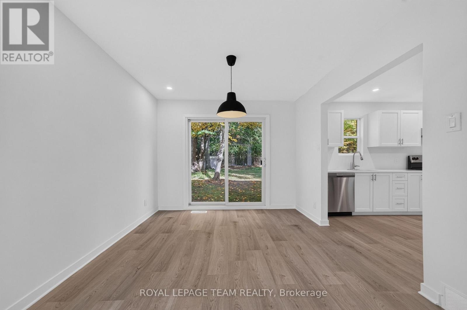120 Glenncastle Drive Property Photo 28