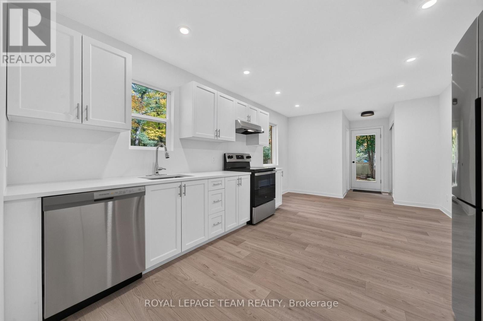 120 Glenncastle Drive Property Photo 31