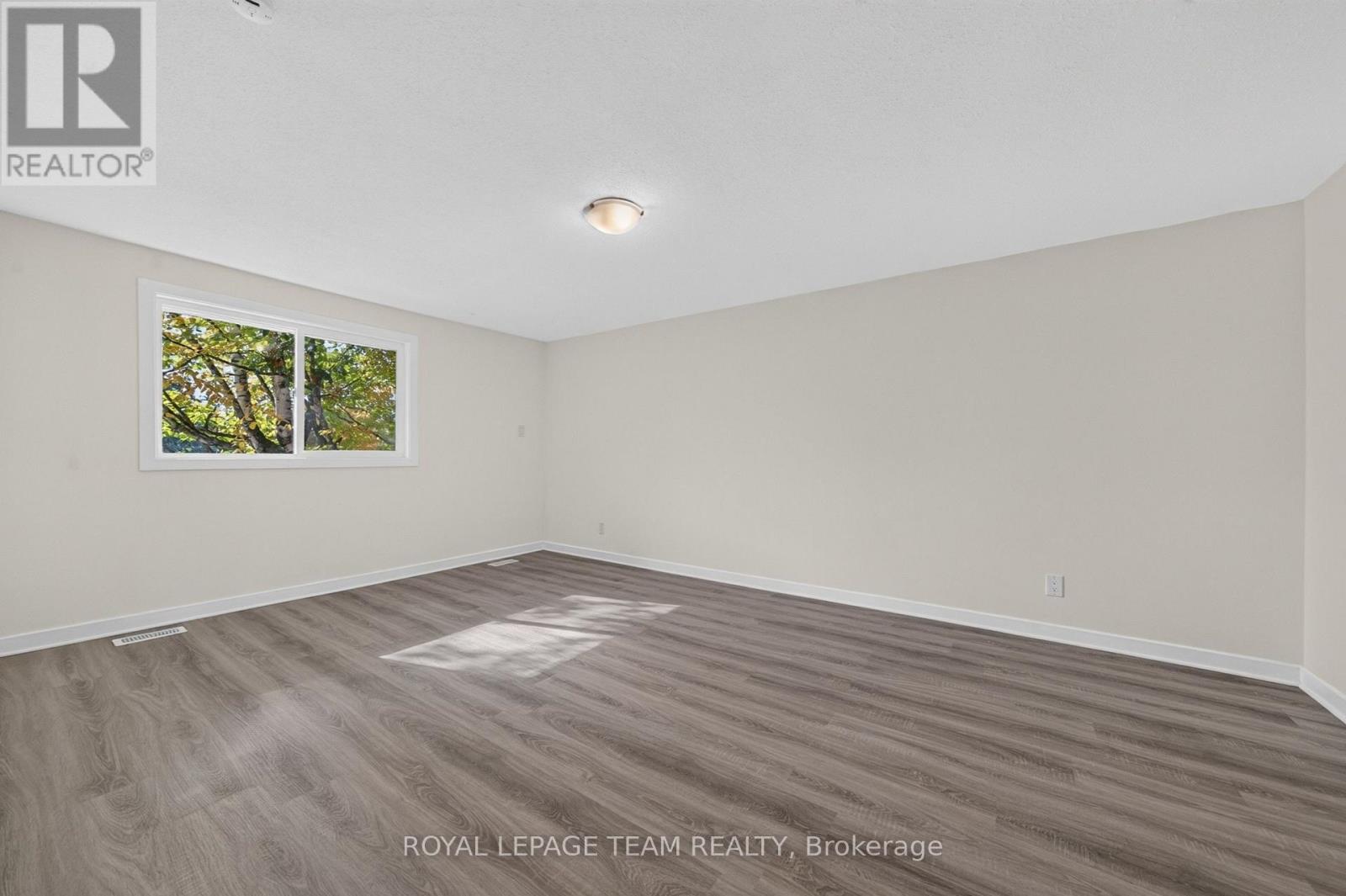 120 Glenncastle Drive Property Photo 36