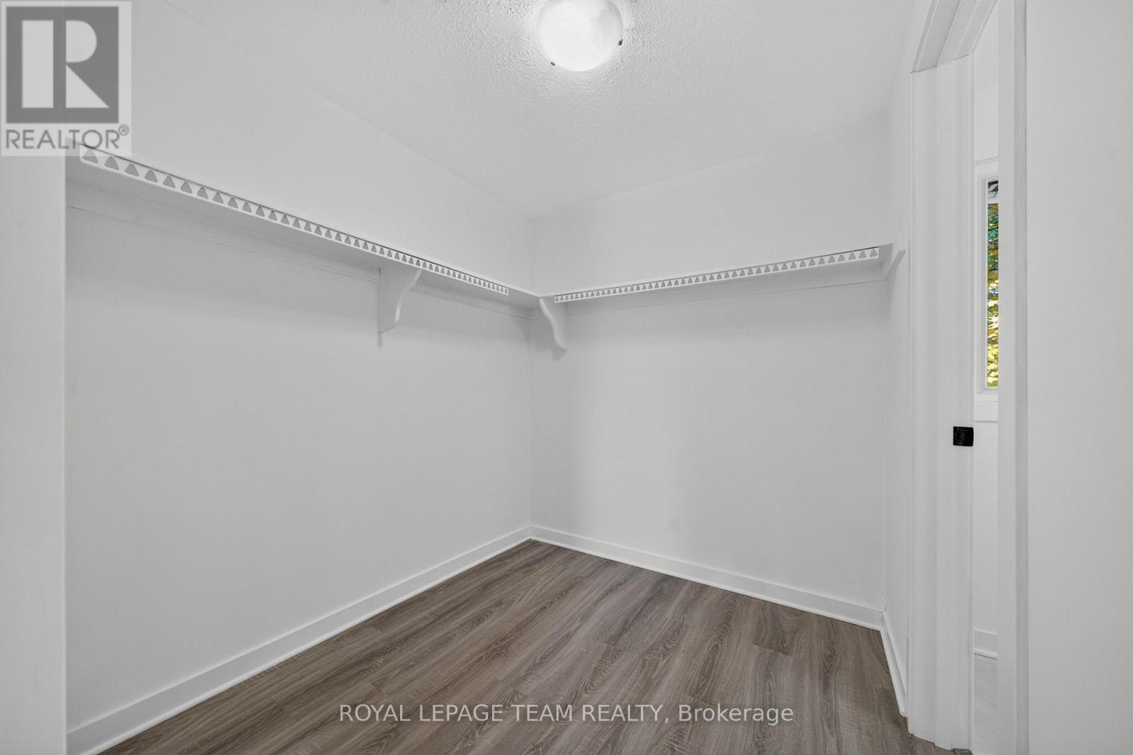 120 Glenncastle Drive Property Photo 38