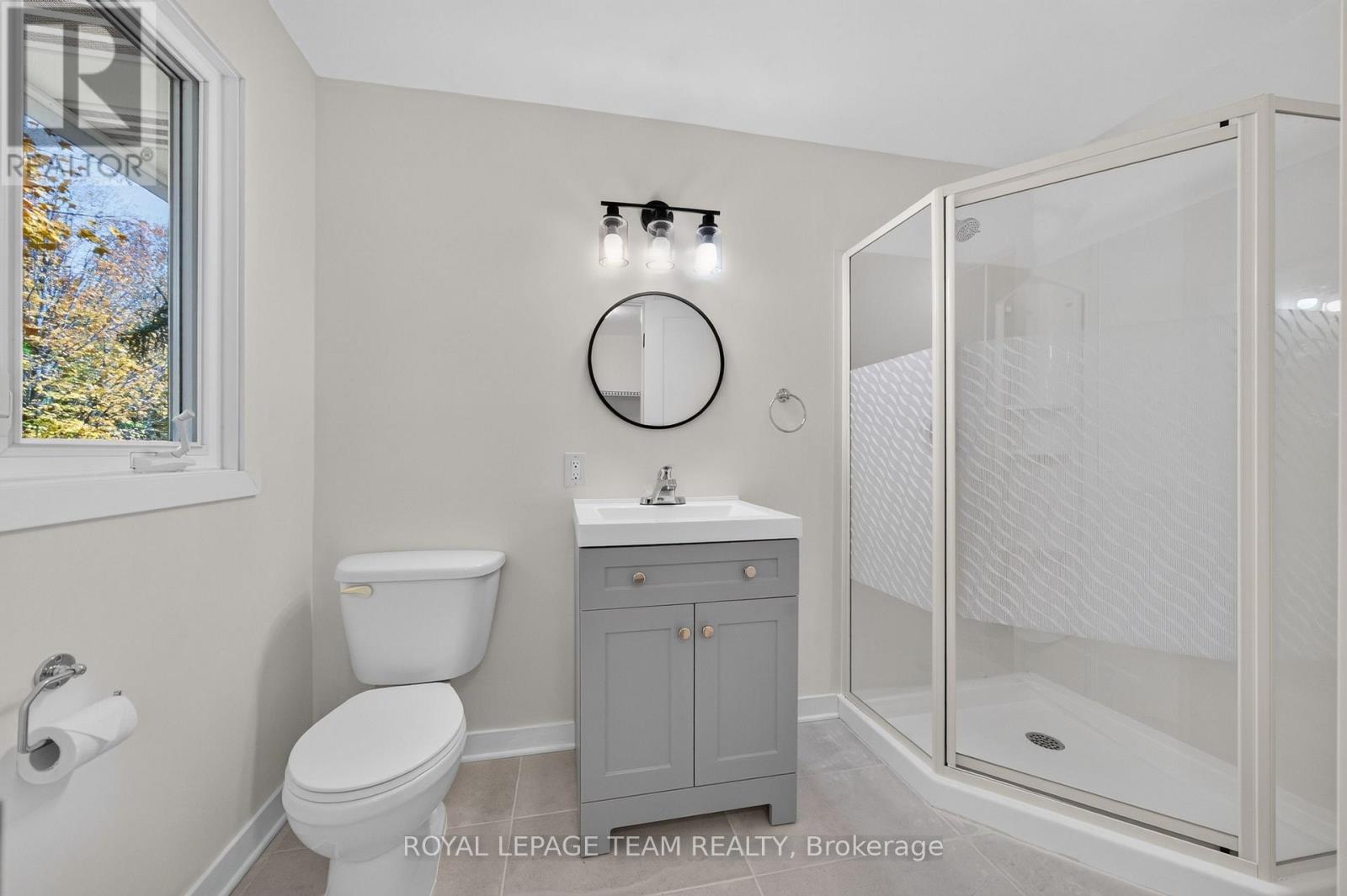 120 Glenncastle Drive Property Photo 39