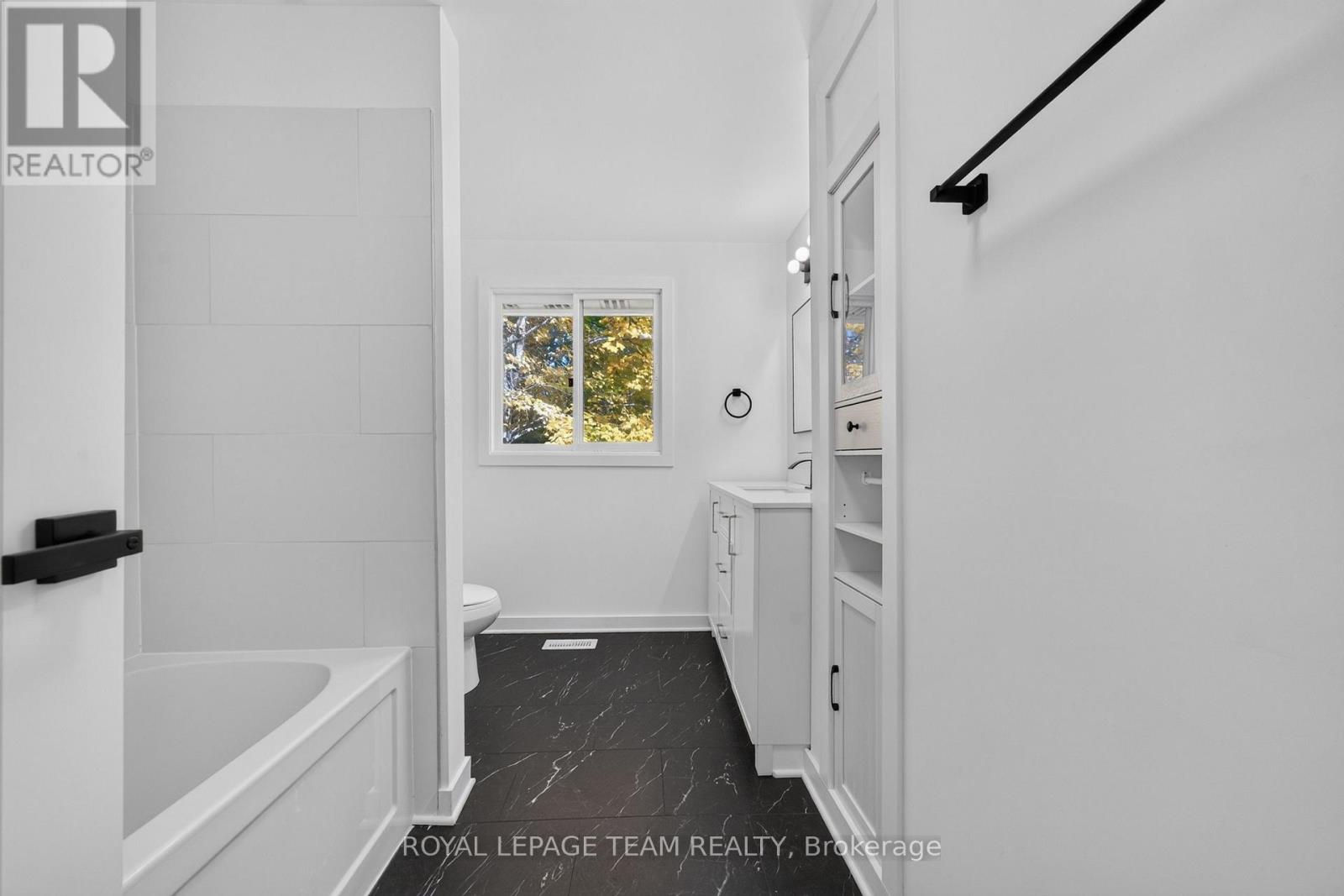 120 Glenncastle Drive Property Photo 41