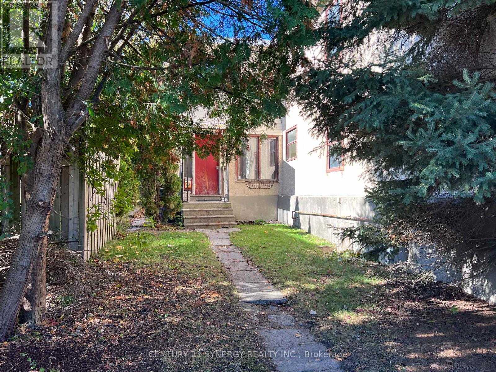 52 & 50 Stonehurst Avenue W Property Photo 1