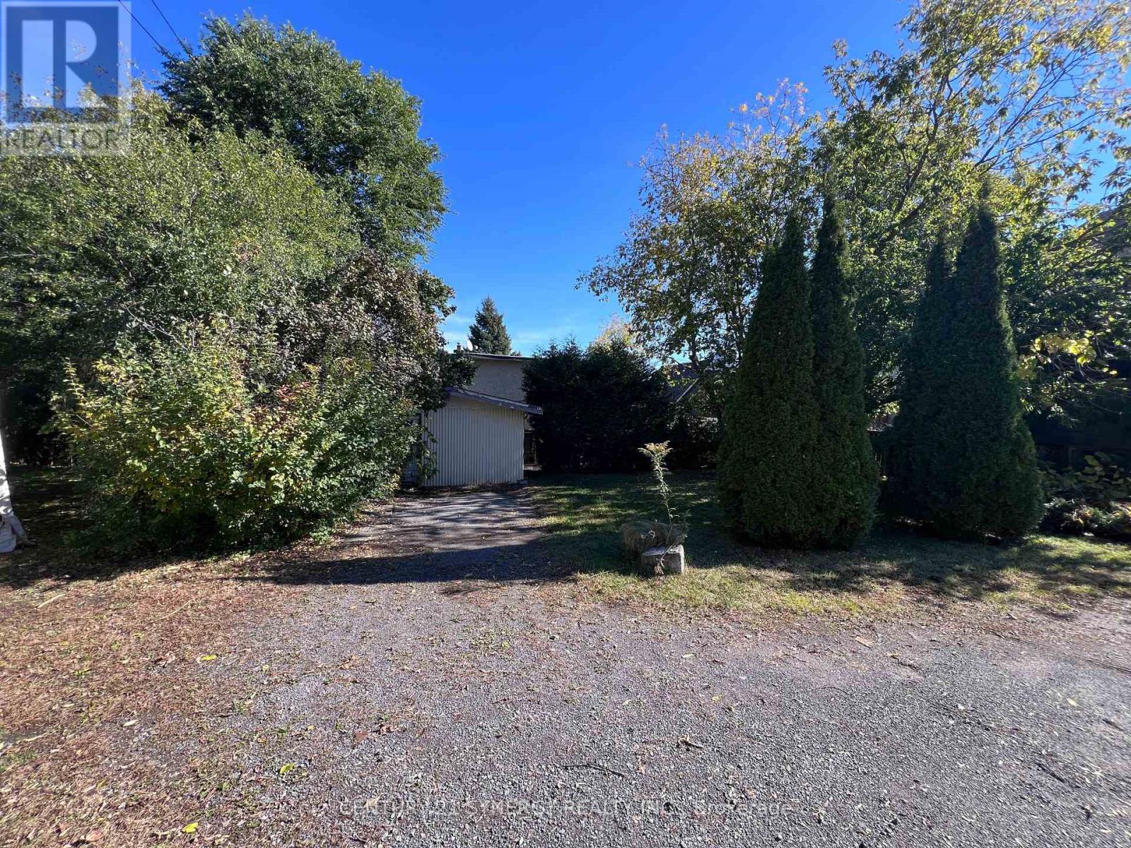 52 & 50 Stonehurst Avenue W Property Photo 6