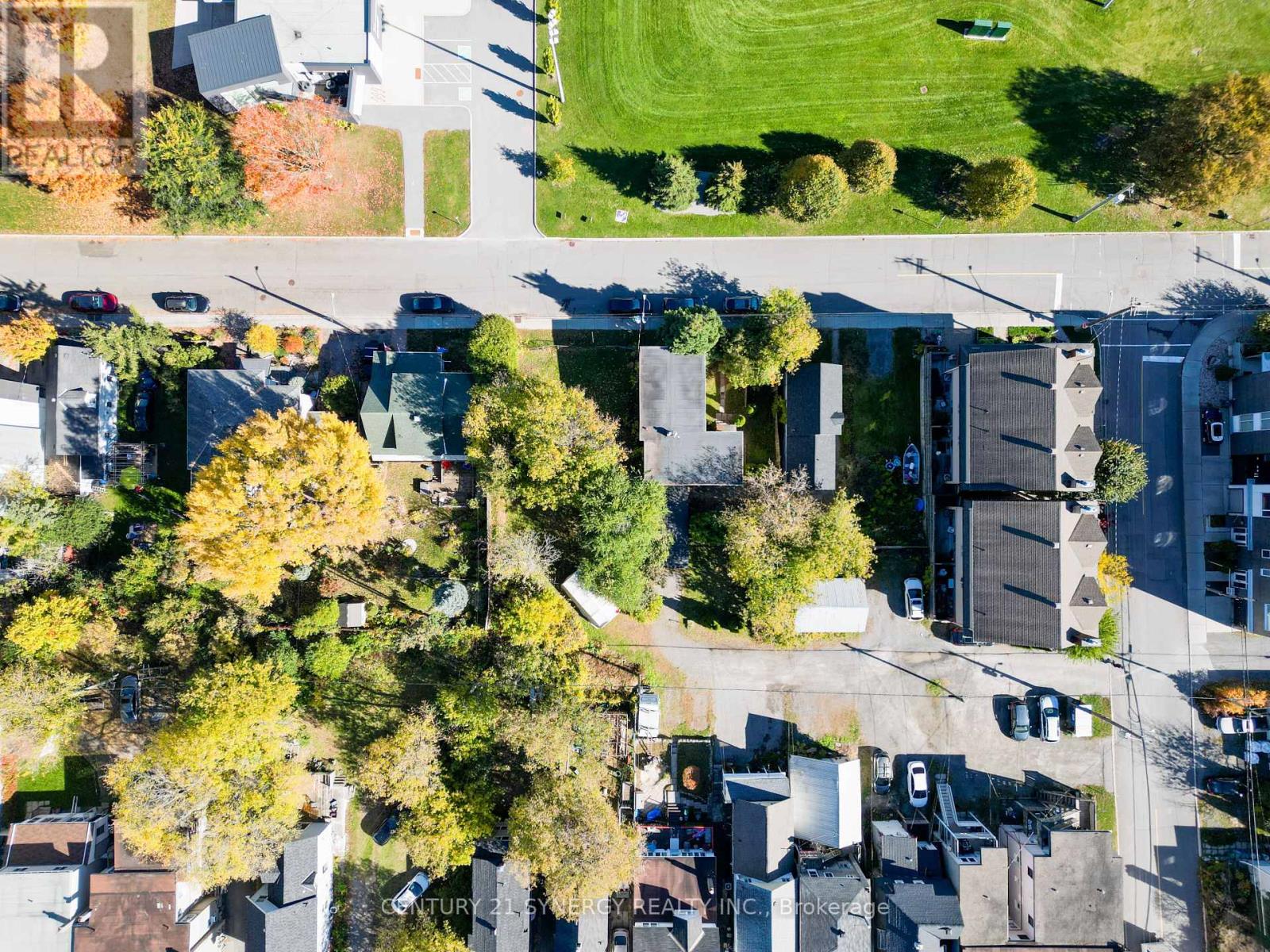 52 & 50 Stonehurst Avenue W Property Photo 20