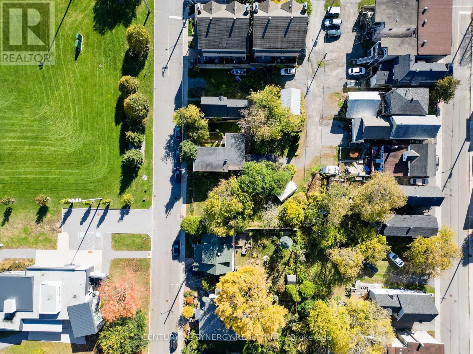 52 & 50 Stonehurst Avenue W Property Photo 21