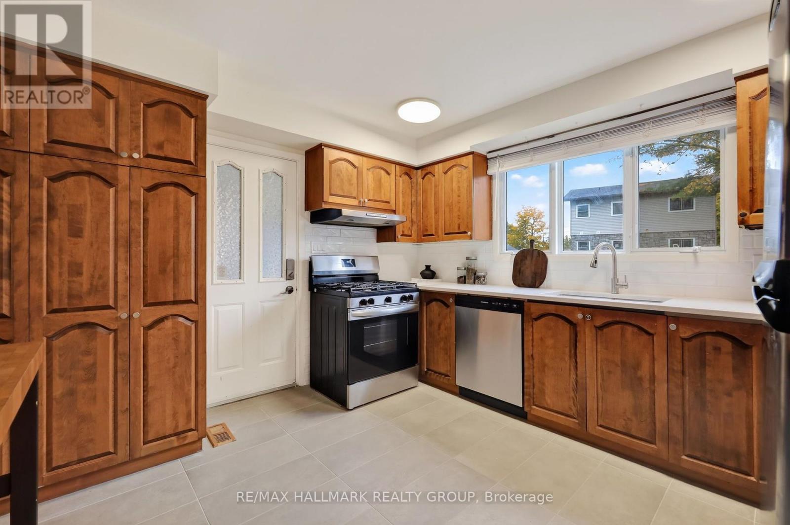 1038 Arnot Road Property Photo 7