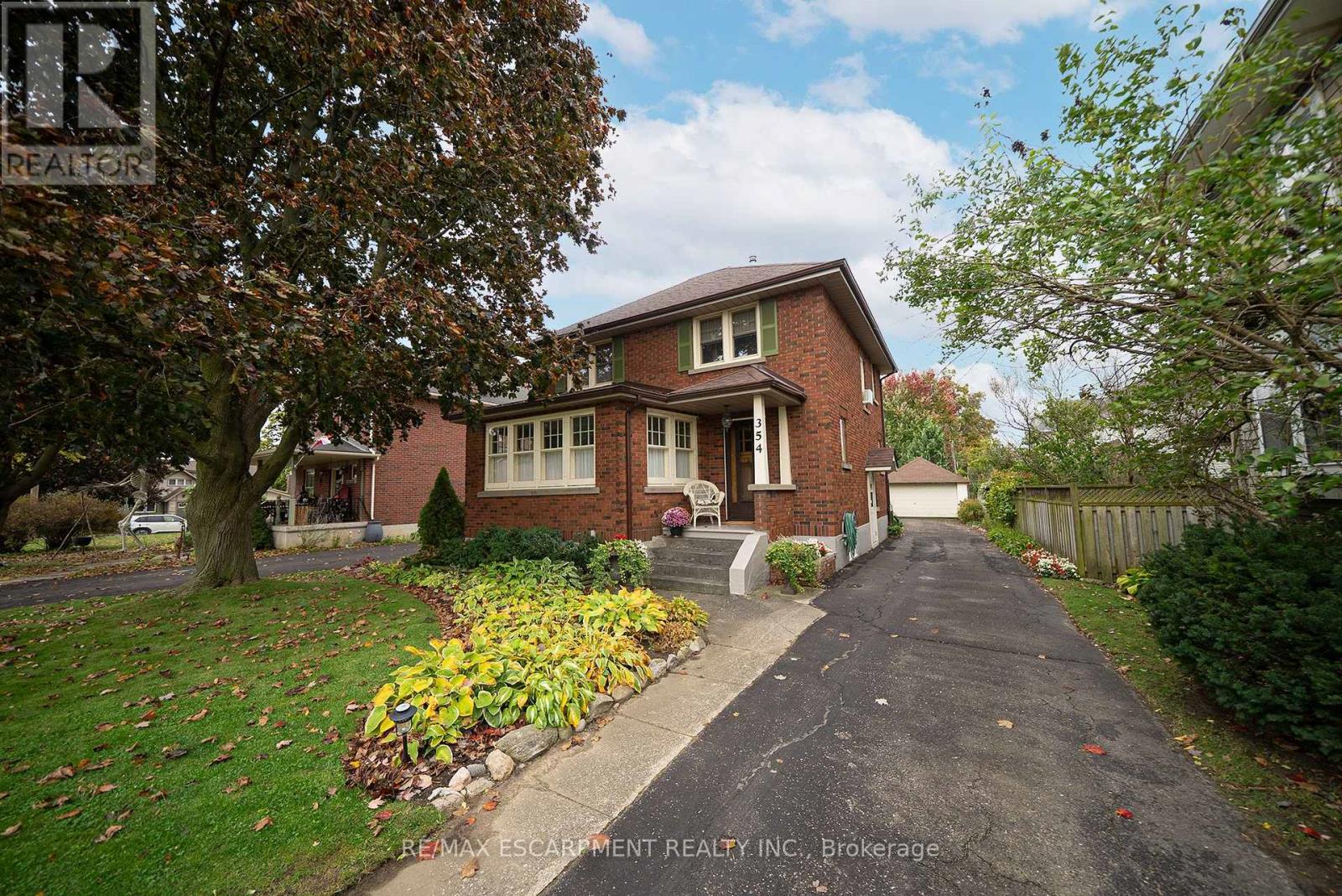 354 West Street W Property Photo 2
