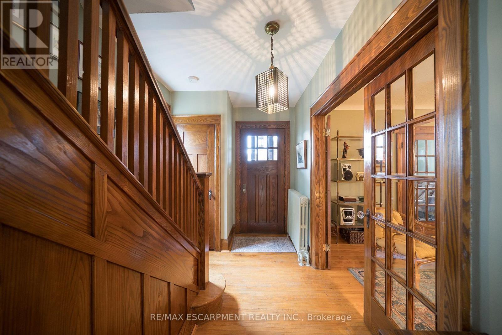 354 West Street W Property Photo 4