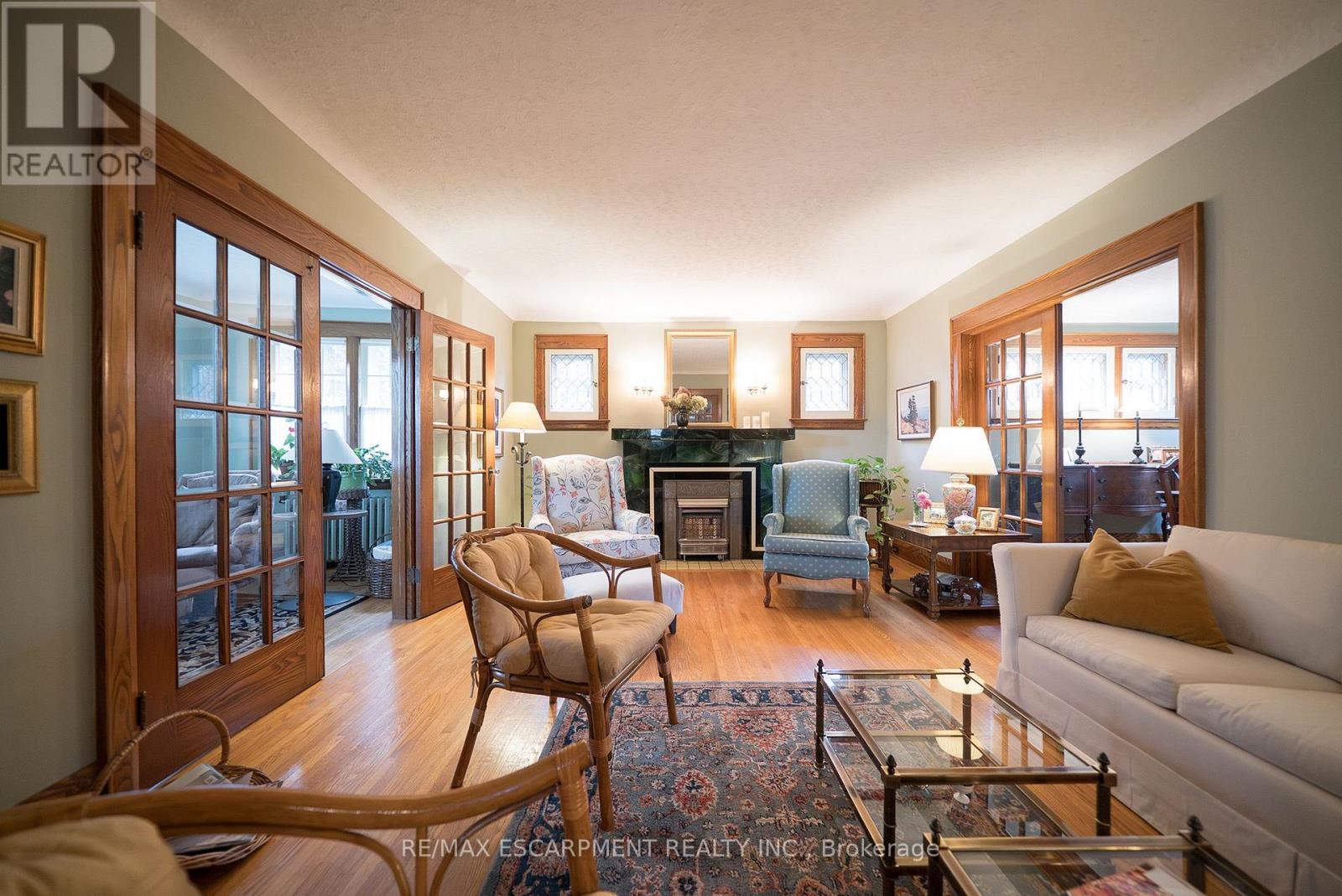 354 West Street W Property Photo 7