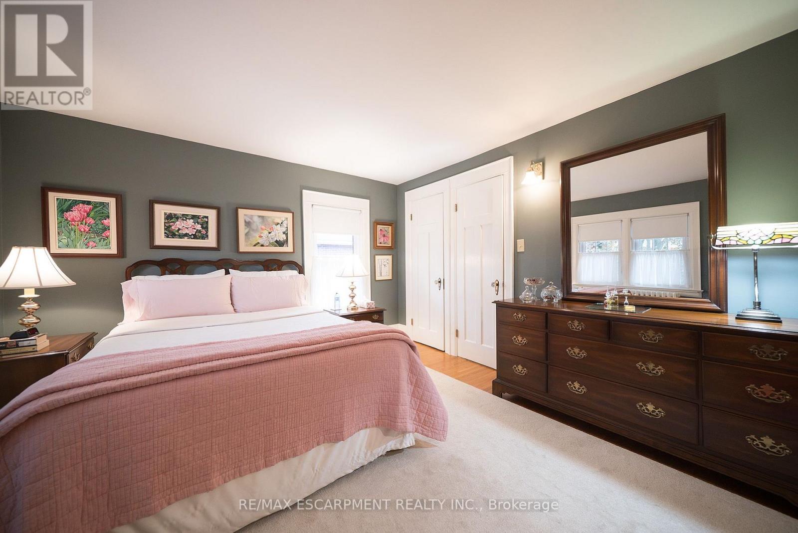 354 West Street W Property Photo 20