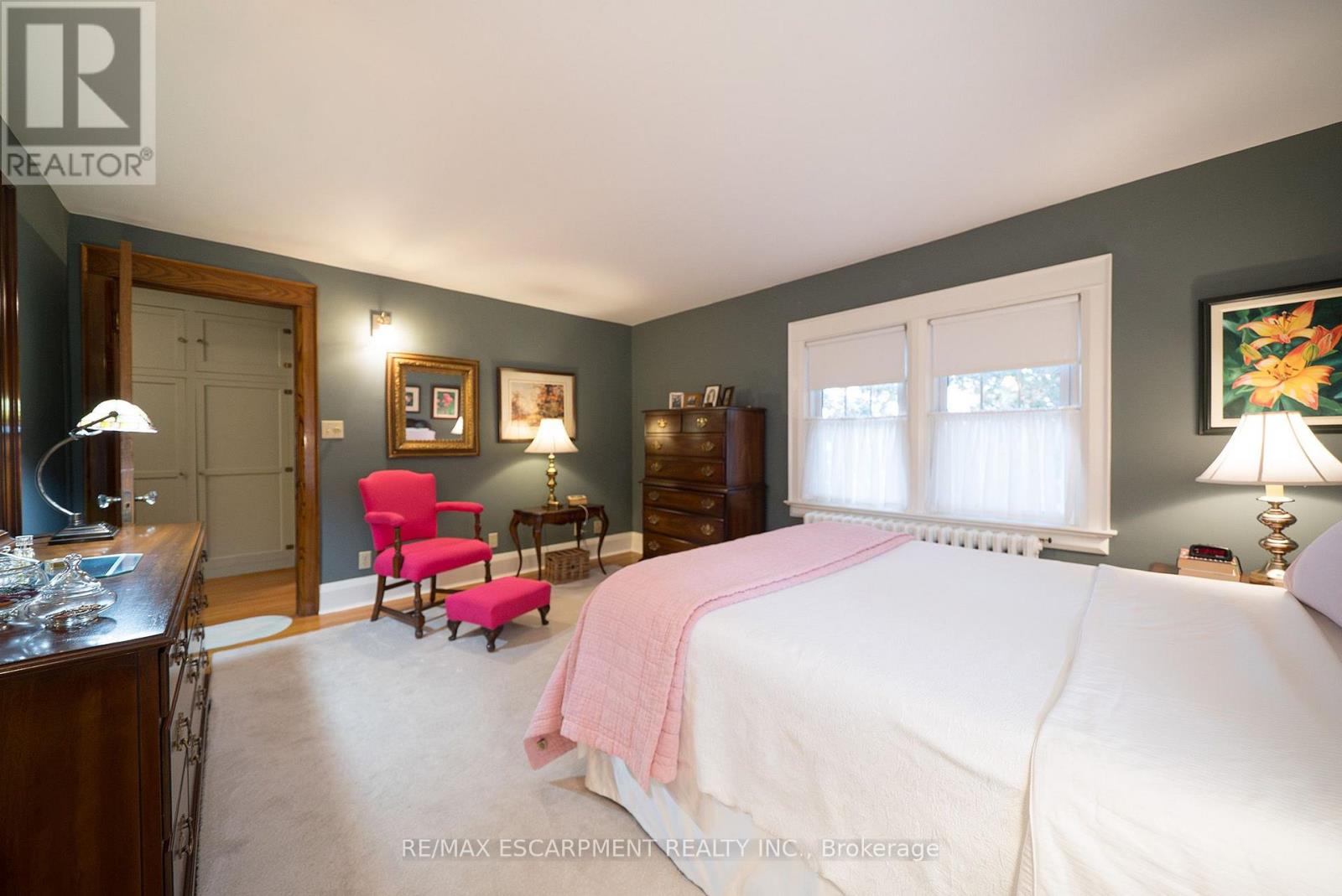 354 West Street W Property Photo 21